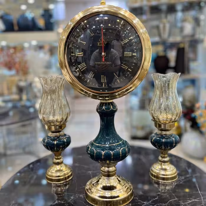  ست شمعدان وساعت سرامیکی توضیحات مطالعه شود هزینه ارسال به عهده مشتری وپسکرایه
