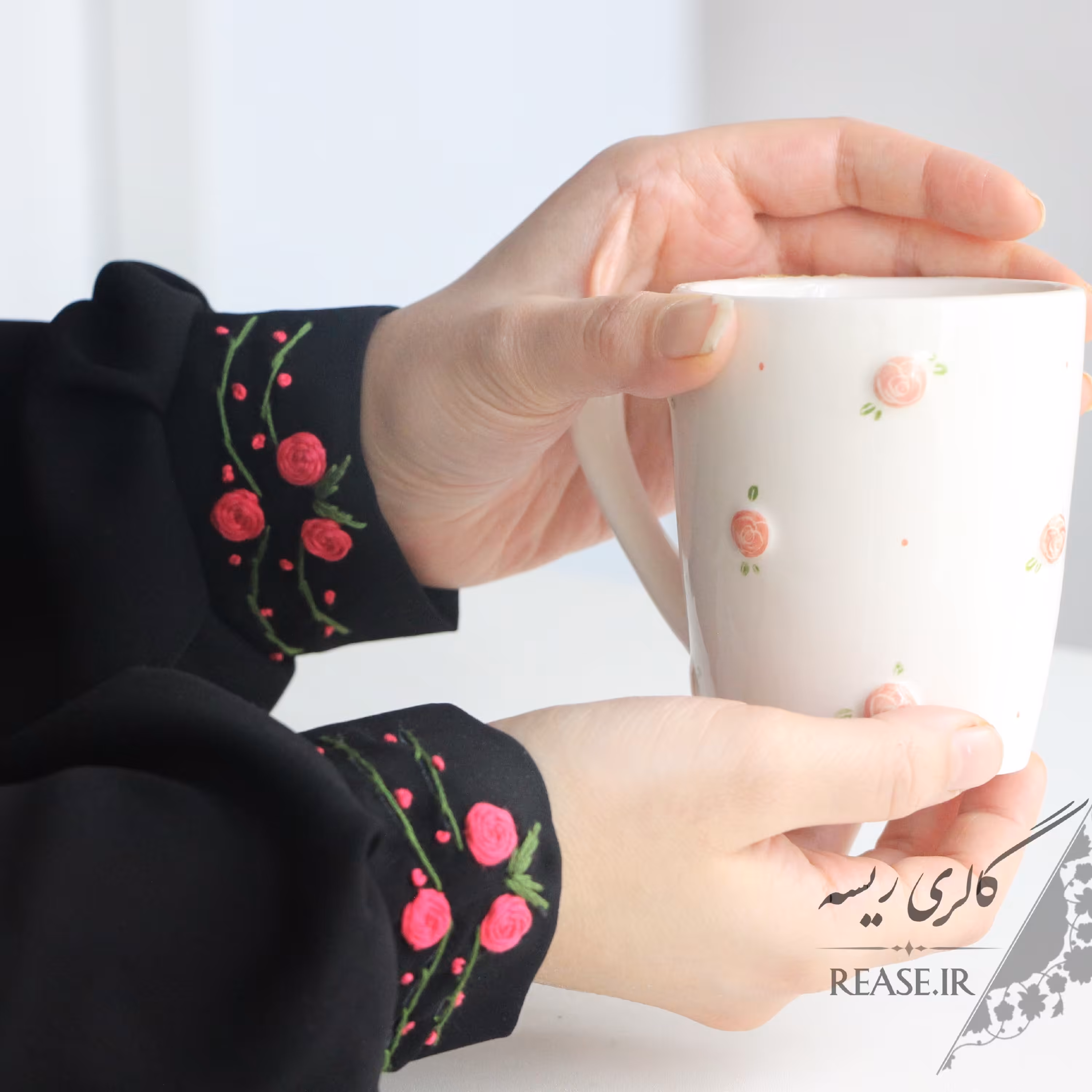 ساقدست کرپ حریر گلدوزی یاسی 