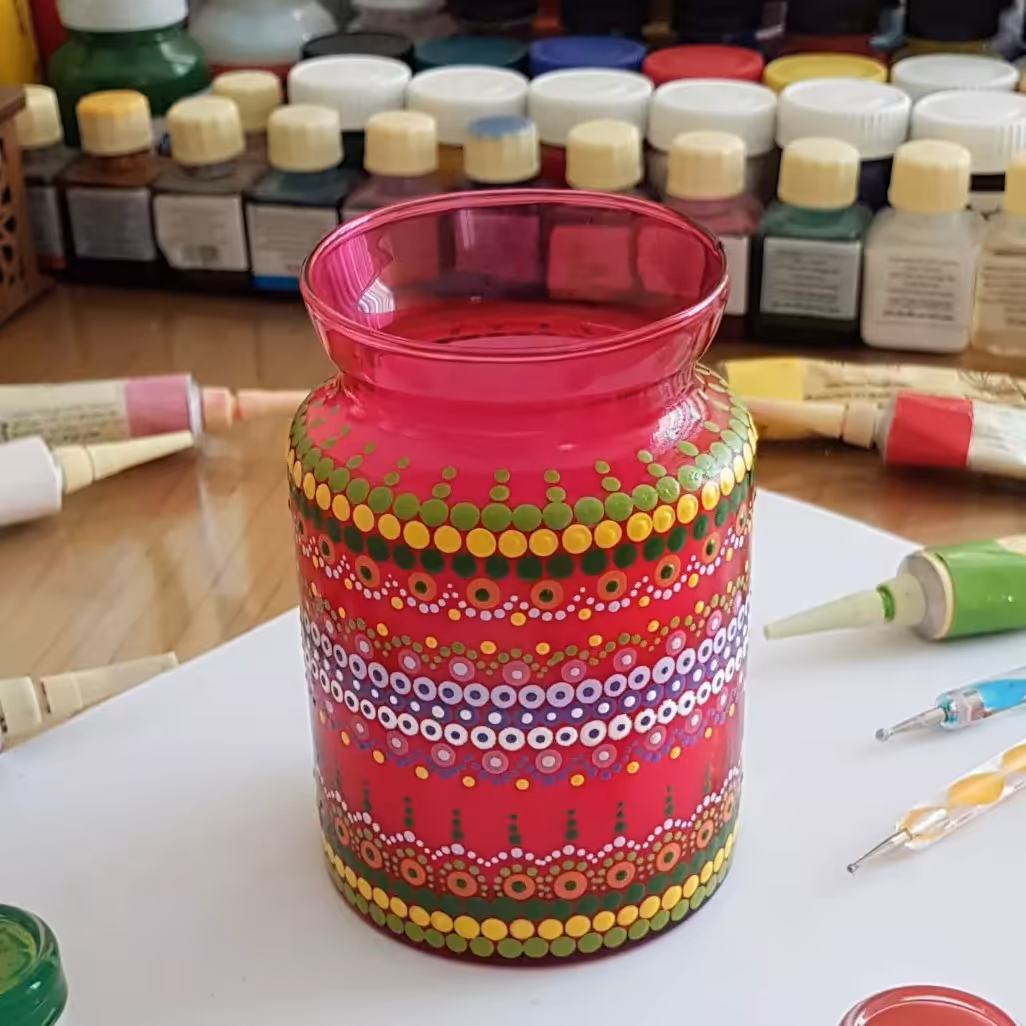 گلدان یا جاشمعی شیشه ای رنگی،اجرا شده با تکنیک نقطه کوبی مدرن