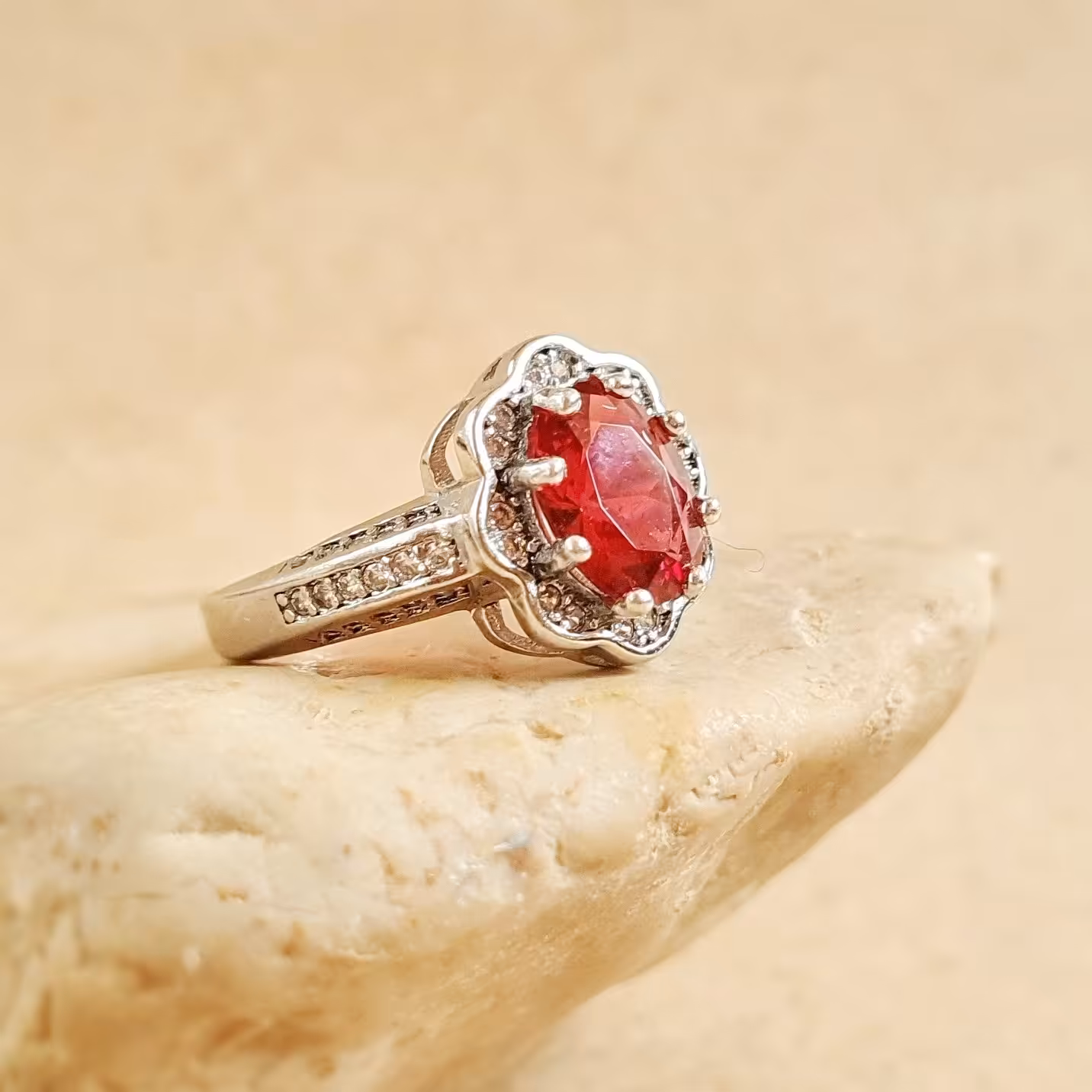 انگشتر زنانه نقره تایلندی یاقوت23