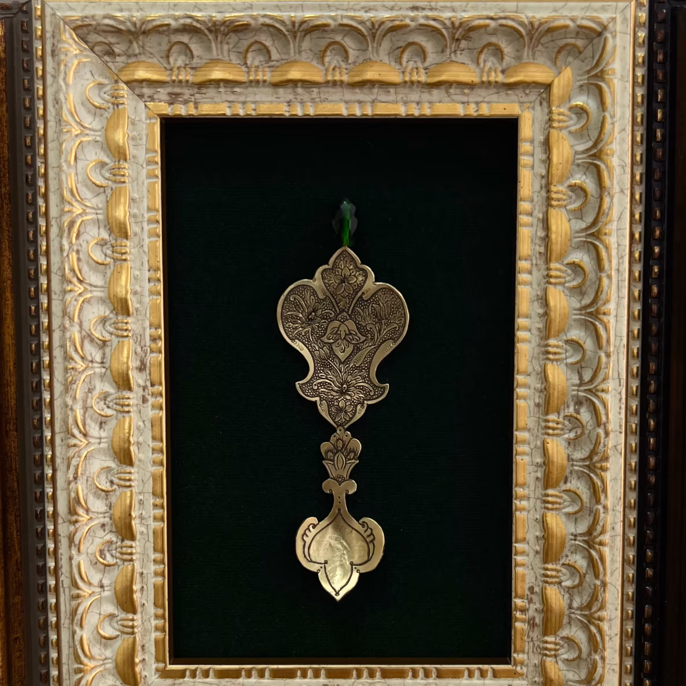 تابلو قاشق برنجی دستساز قلمزنی 1