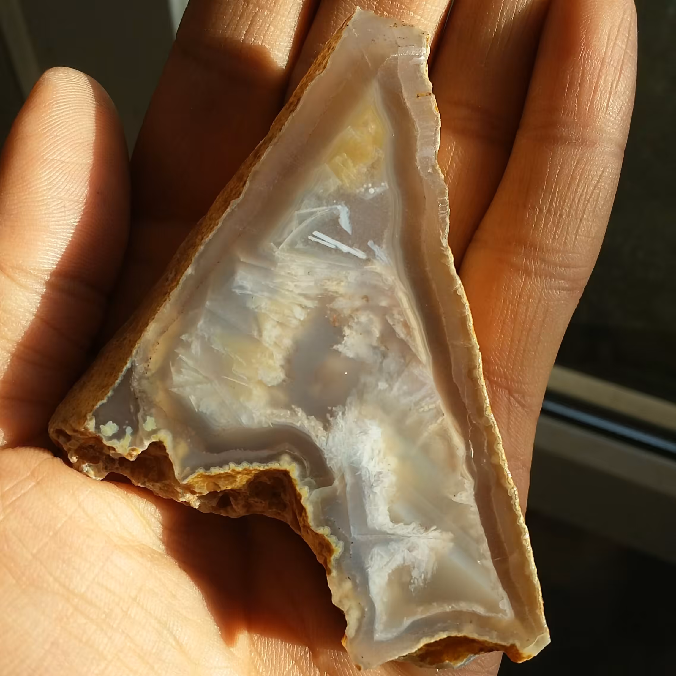 اسلایس سنگ راف عقیق سلیمانی رتایلدار بسیاار دیدنی کاملا طبیعی زیبا
محشر شاهکار خلقت با قابلیت ساخت چندین نگین خاص