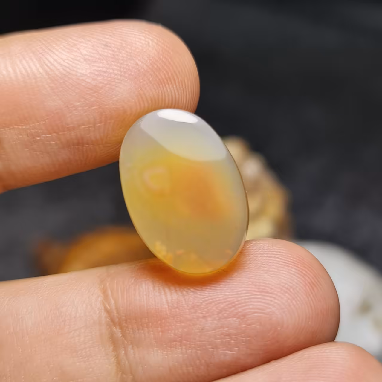  نگین فوق العاده زیبای سنگ عقیق جزع خراسانی اصل معدنی
کد  28052