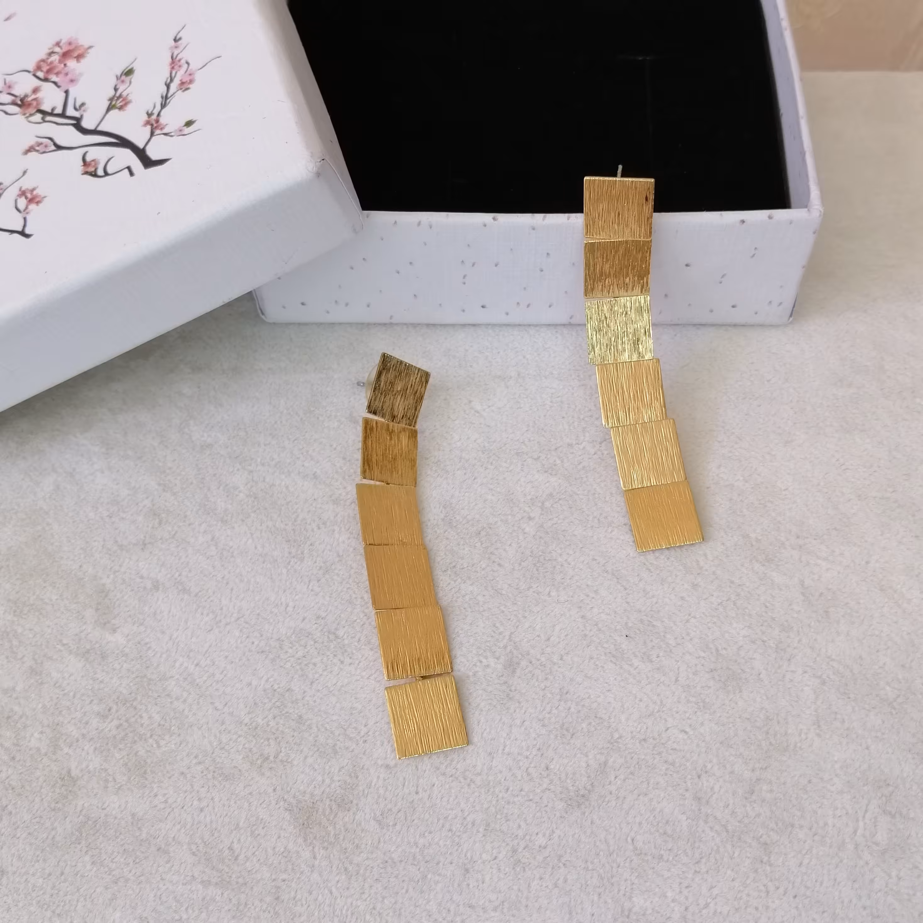 گوشواره طرح مربع