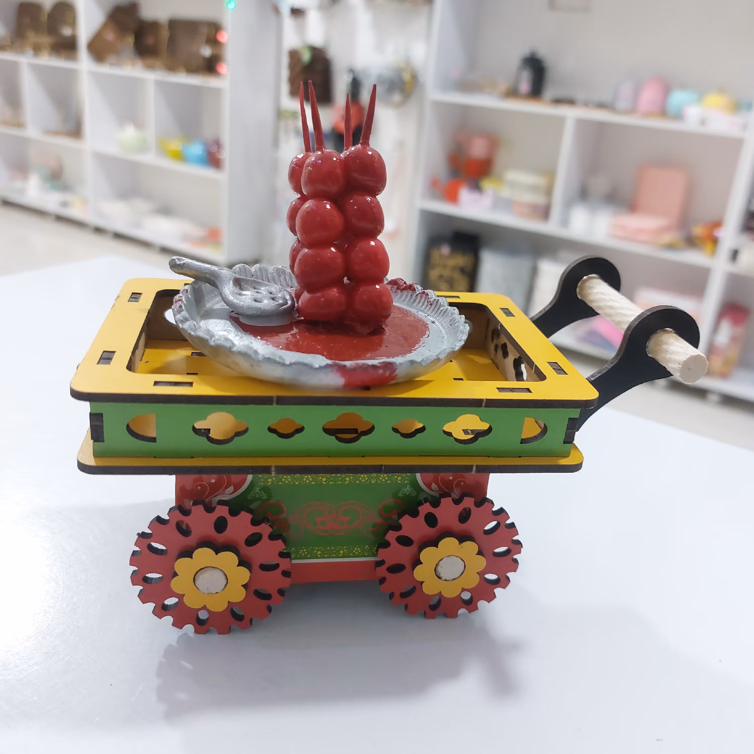 چرخ طافی نقلی لبو دکوری