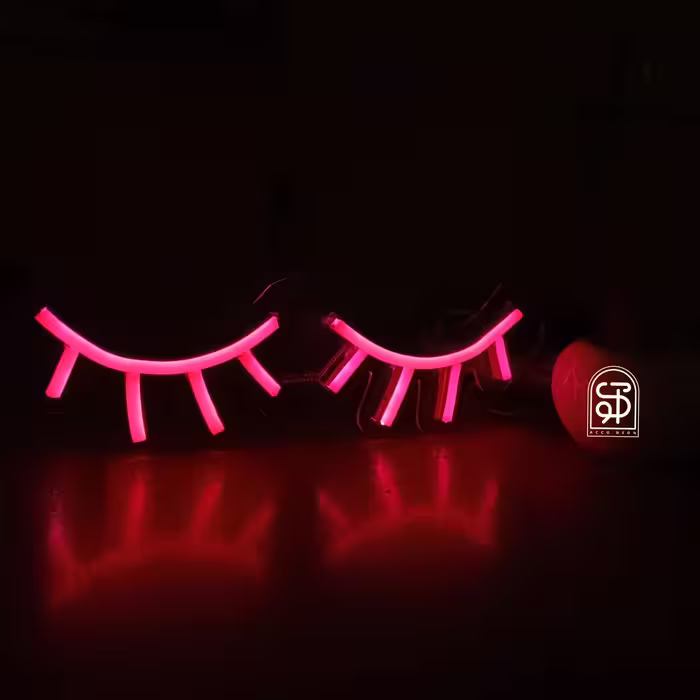 تابلو نئون طرح چشم صورتی 