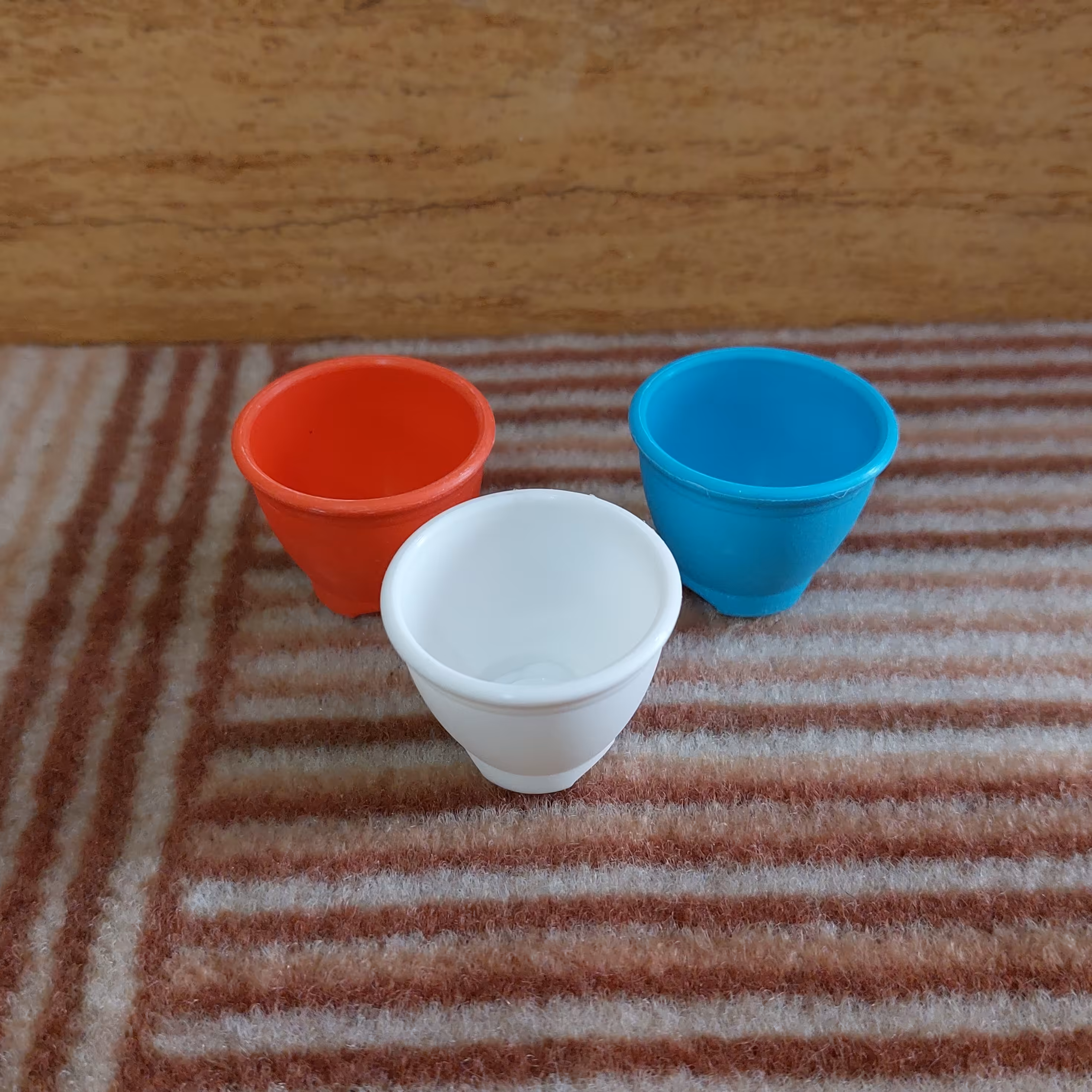 پک 15تایی گلدان انگشتی مرغوب سایز 4 در 3رنگ