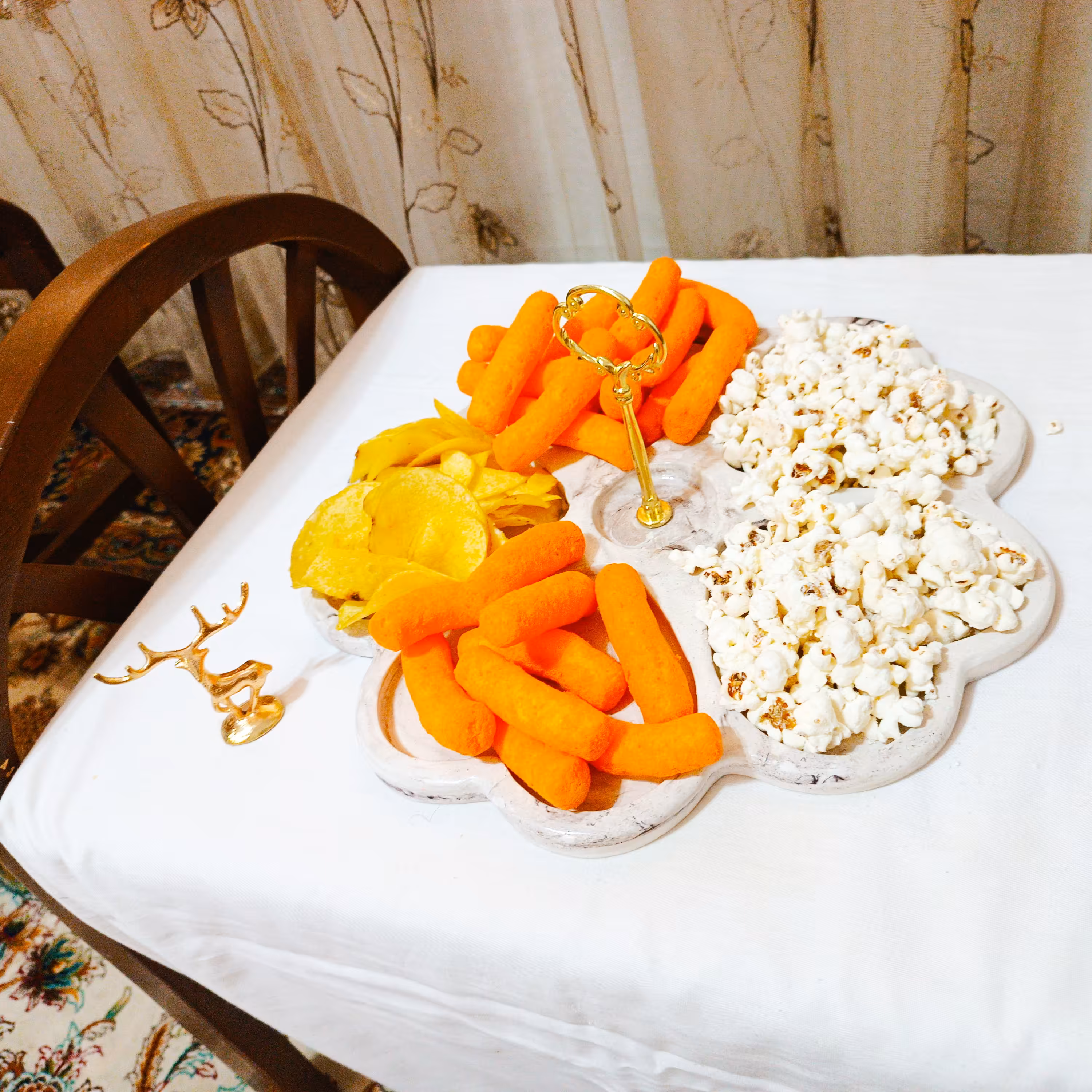 مزه خوری طرح قلب بسیار زیبا و مقاوم دارای هولدر طلایی و نقره ای  