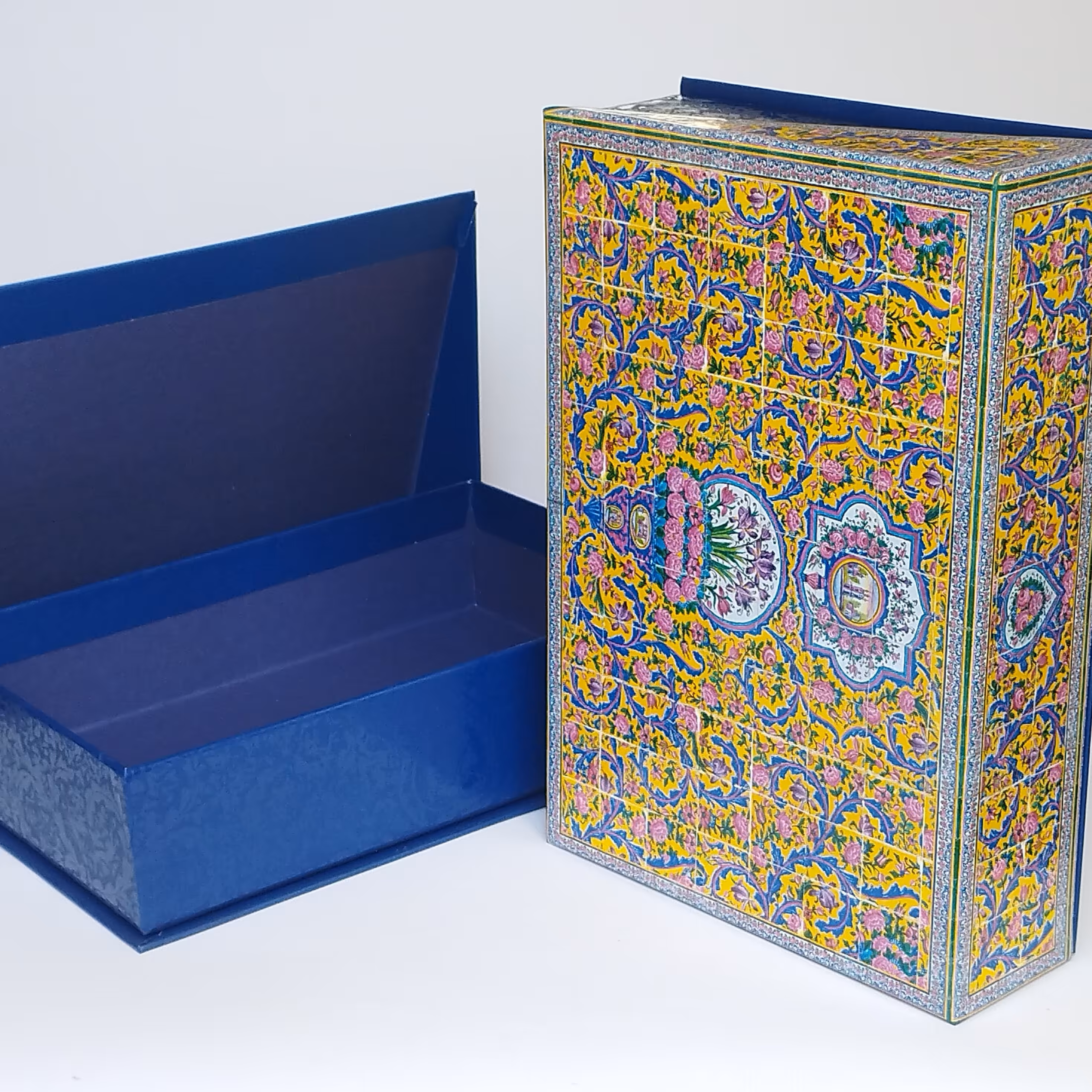 جعبه آجیل و خشکبار و شیرینی سنتی مخصوص بسته بندی سوغات جعبه کادویی