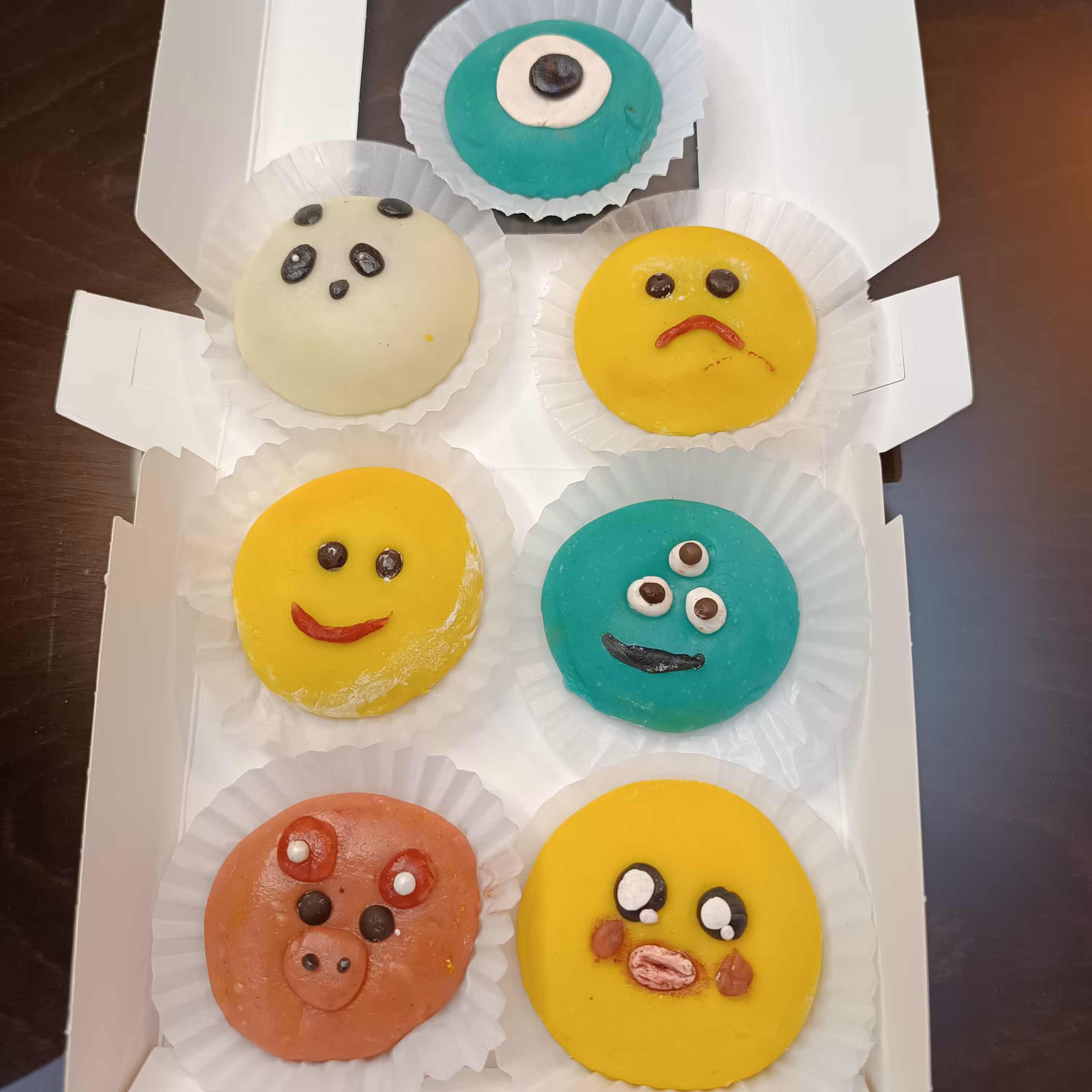 موچی خوشمزه خانگی (پک4عددی)(پس کرایه و هزینه ارسال در مقصد)