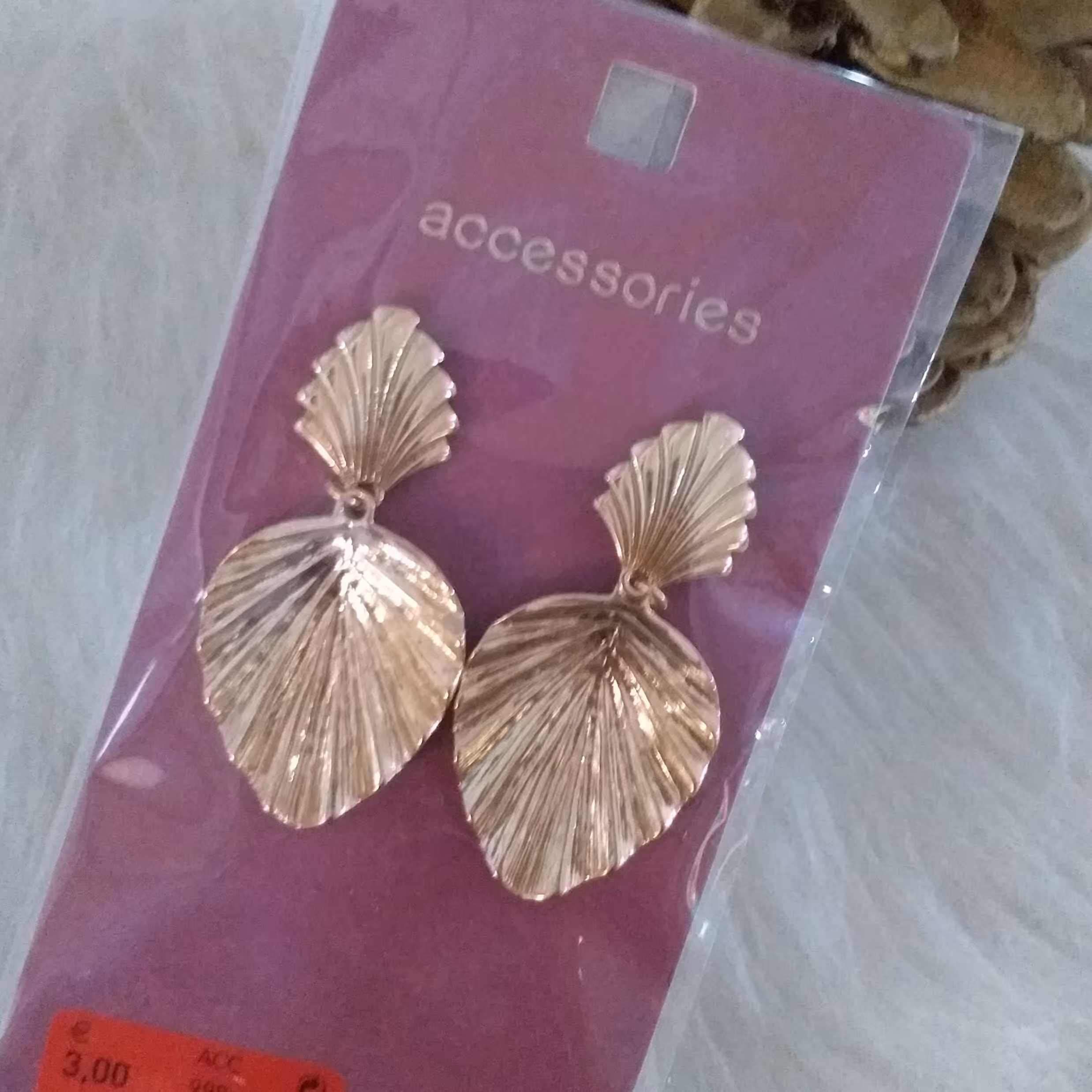 گوشواره برند اکسسوری