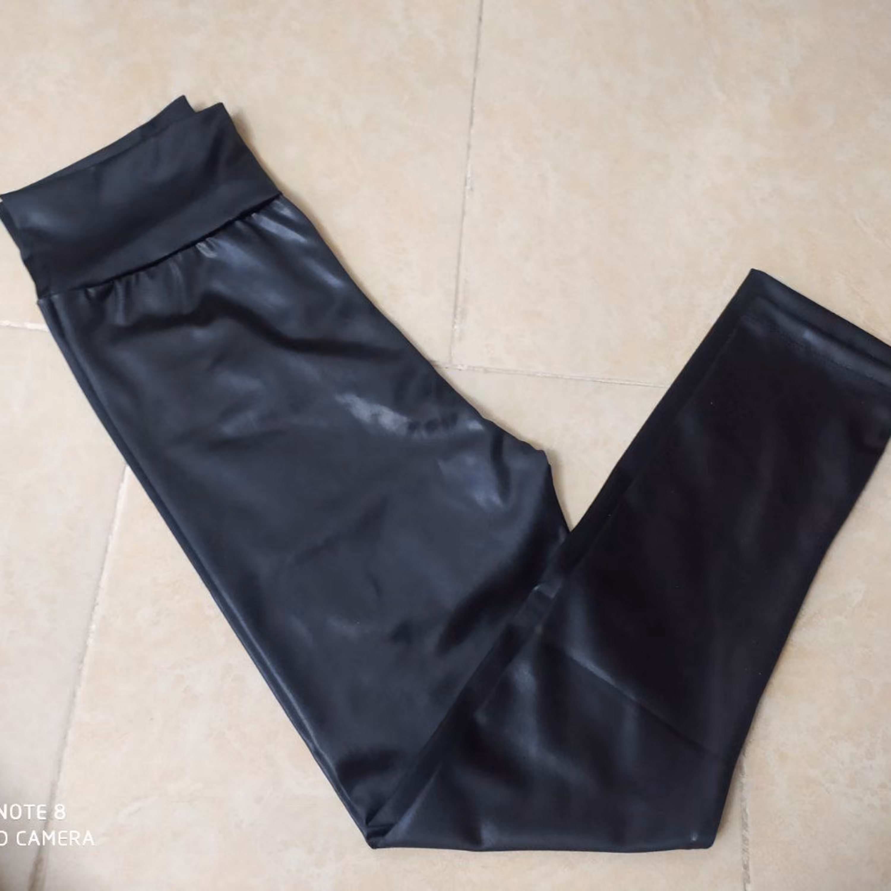 شلوار چرم کمر گن دار زنانه 