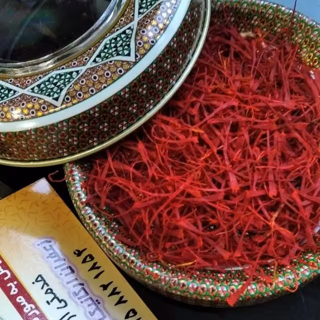 زعفران 1مثقالی سرگل باظرف خاتم برای شیک پسندان با بهترین کیفیت 