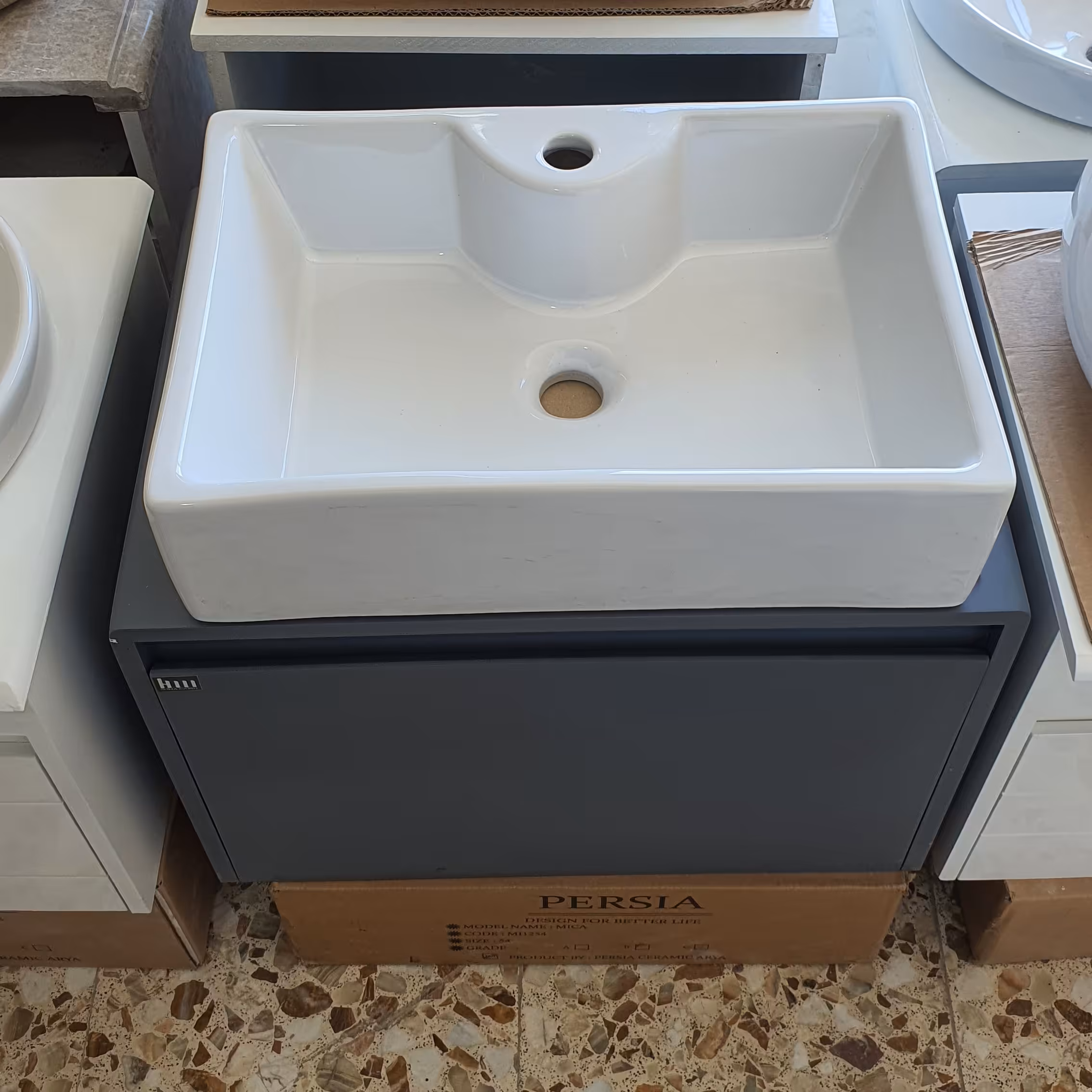 روشویی کابینتی سرمه ای سنگ سفید