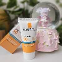 کرم ضدآفتاب بی رنگ لاروش پوزای  تیوپی SPF 50