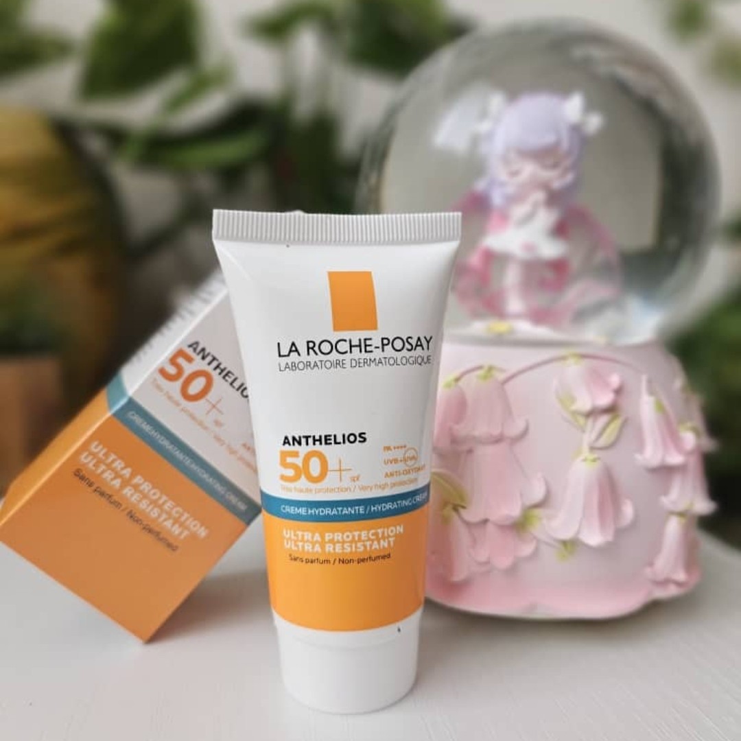کرم ضدآفتاب بی رنگ لاروش پوزای  تیوپی SPF 50