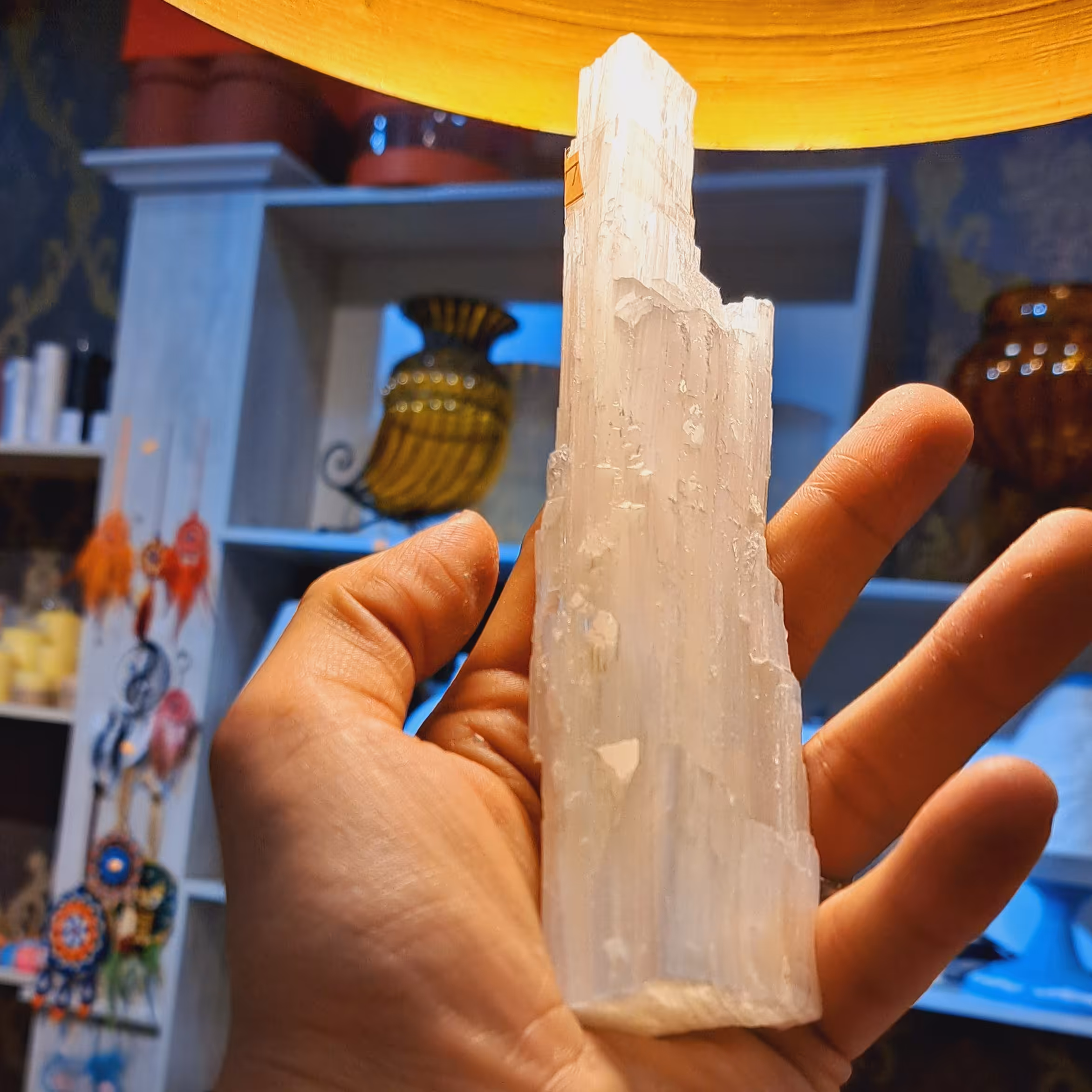سنگ طبیعی سلنیت مراکش 140گرم سنگ چشم سوم سنگ حس ششم تقویت چشم سوم  سنگ شارژ سنگ ها ساتین اسپار راف سنگ الماس سلنایت