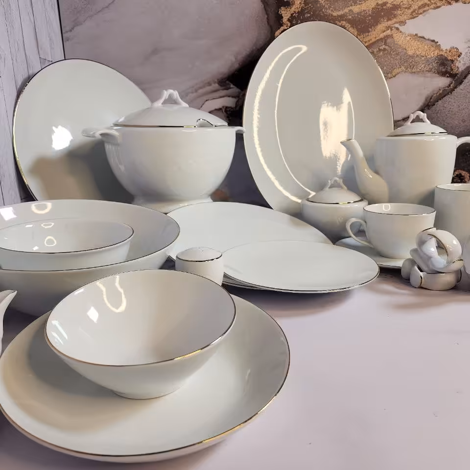 سرویس چینی لب طلا تقدیس هزینه ارسال بر عهده مشتری محترم 