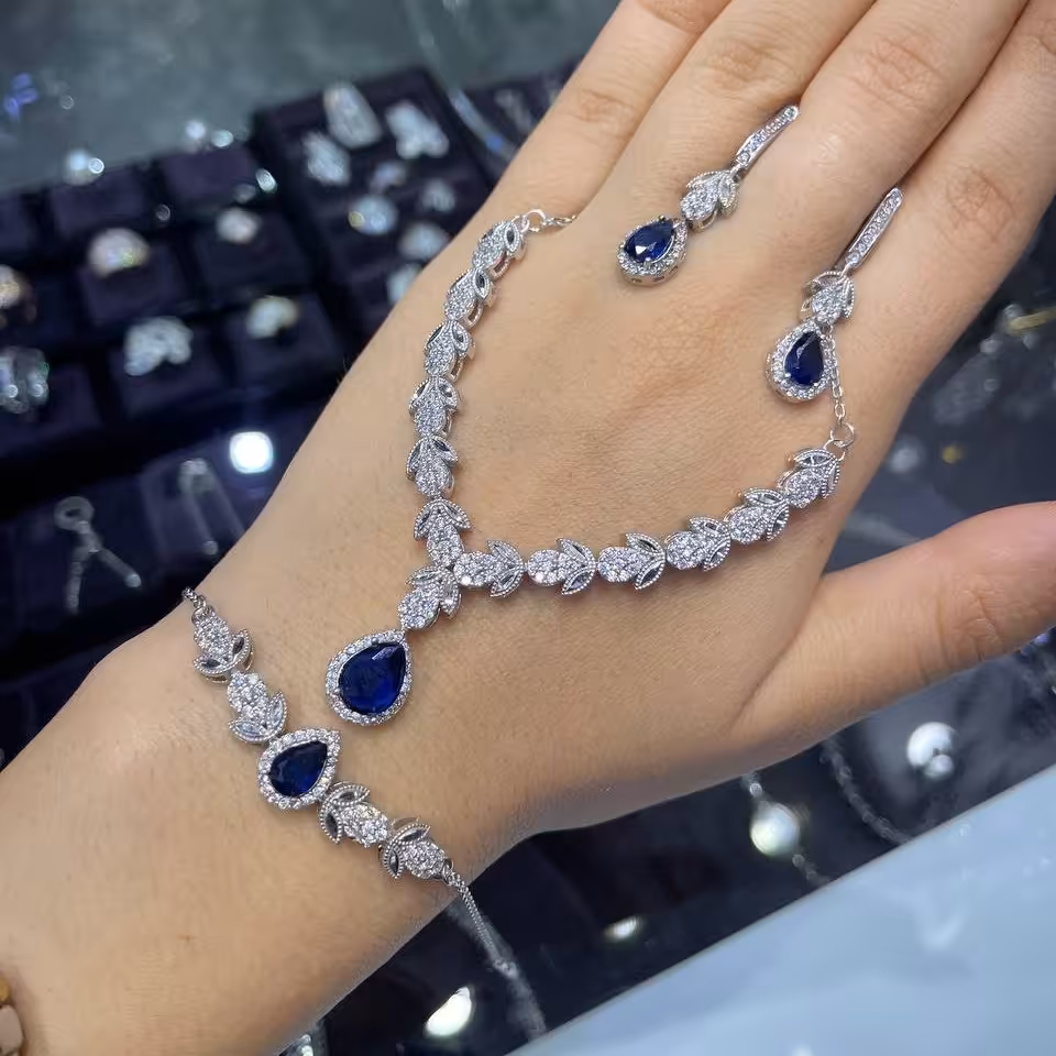 سرویس نقره عیار925 نگین کاری خاص آبکاری طلای سفید 