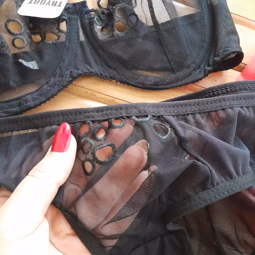 ست لباسزیرزنانه فنر دار شیشه ای بدن نما، دستک ها یاردی