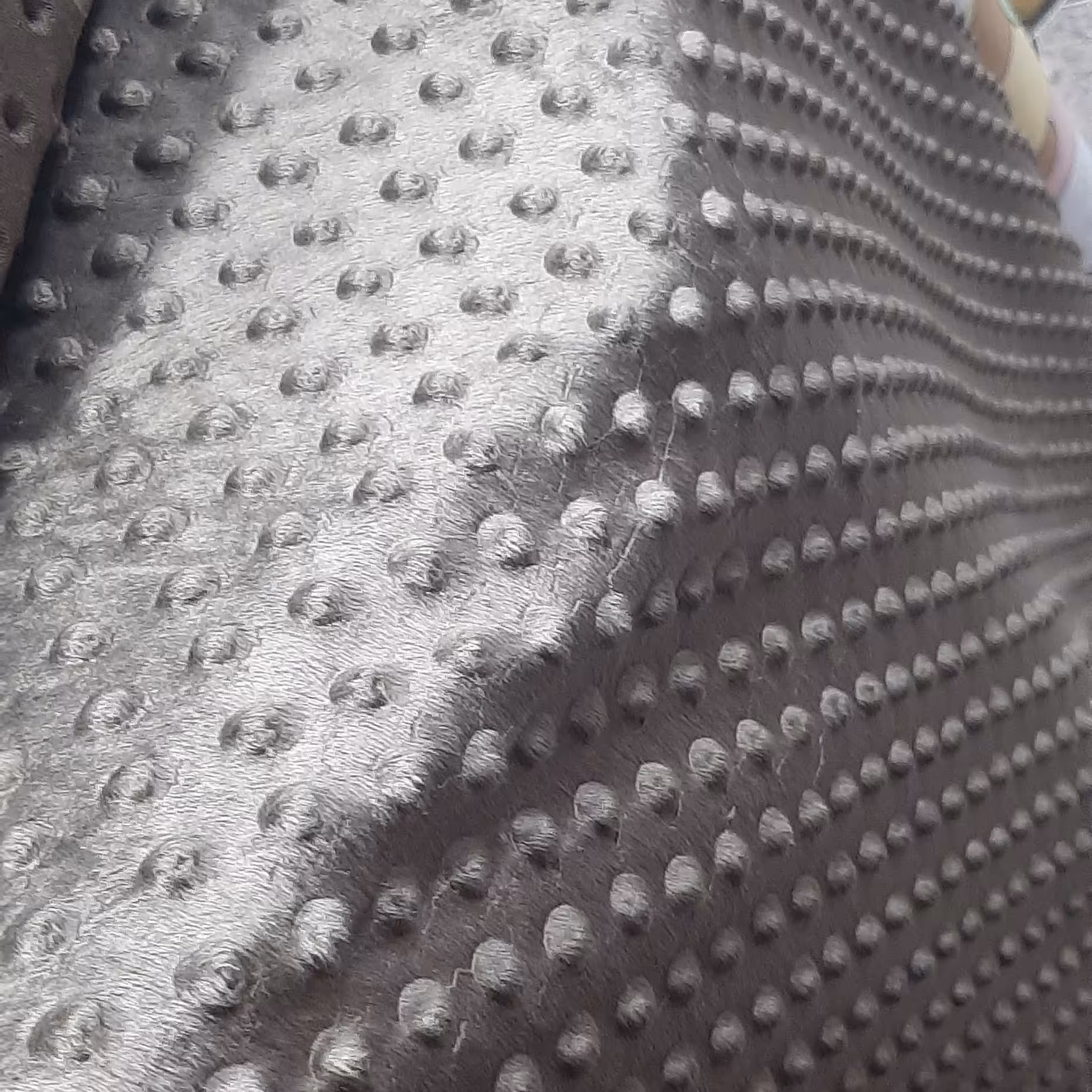 پارچه مخمل پفکی طرح برجسته تک رنگ