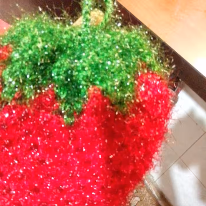 اسکاج کاموای سوزنی مدل توت فرنگی بافته شده با کاموا سوزنی مناسب برای ظروف تفلون و چدن