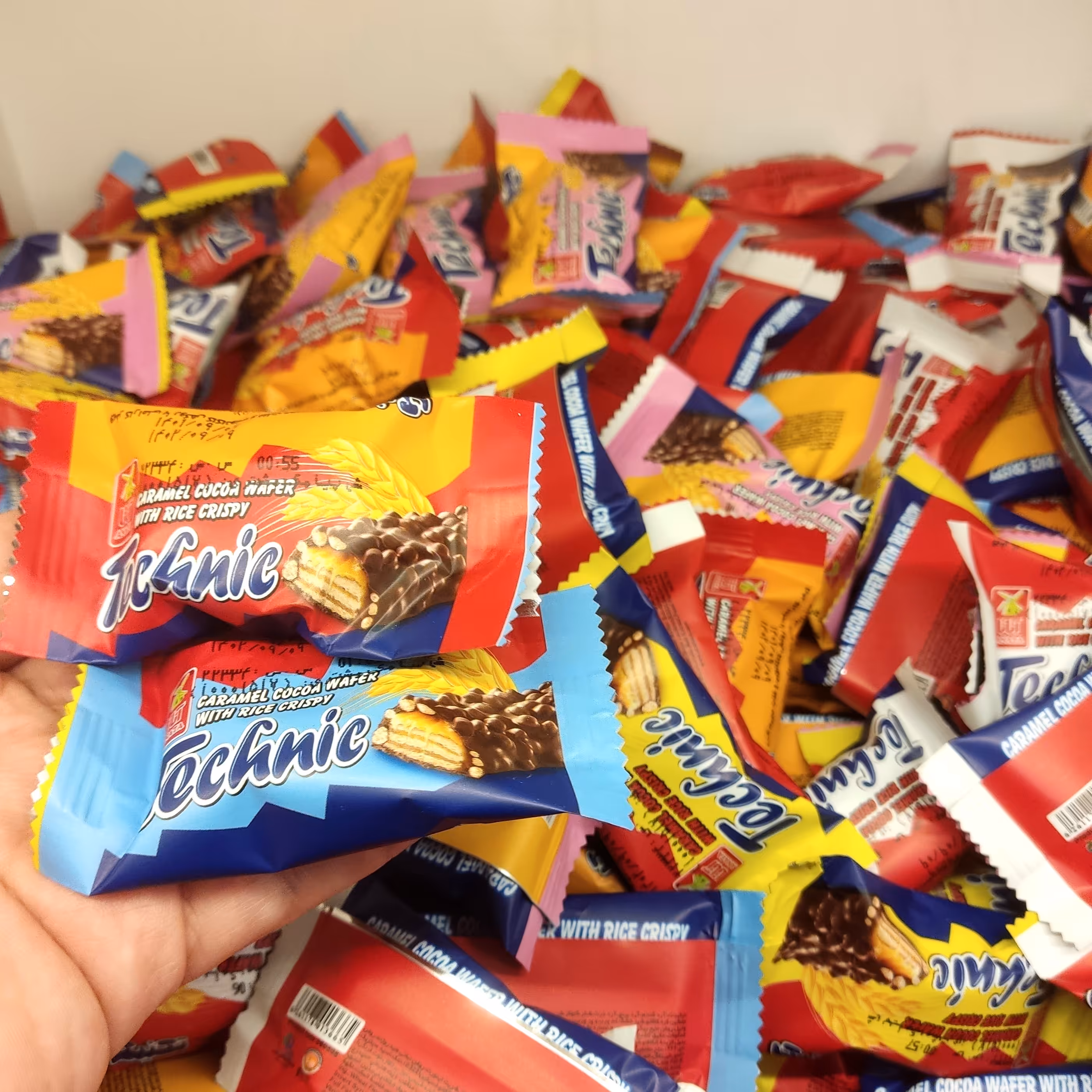 شکلات مینی تکنیک آناتا (ویفر کاراملی با روکش کاکائویی و غلات حجیم شده) 