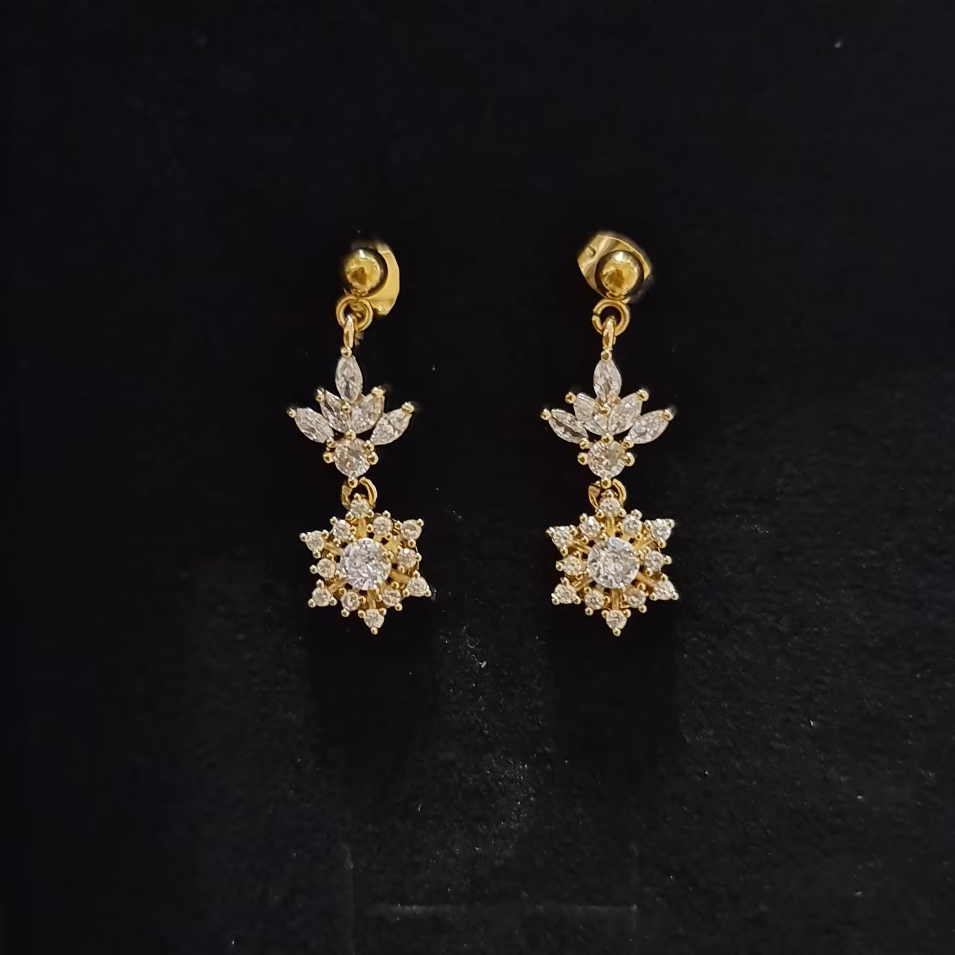 گوشواره طرح جواهر 1