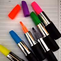 هایلایتر  طرح رژ لب  