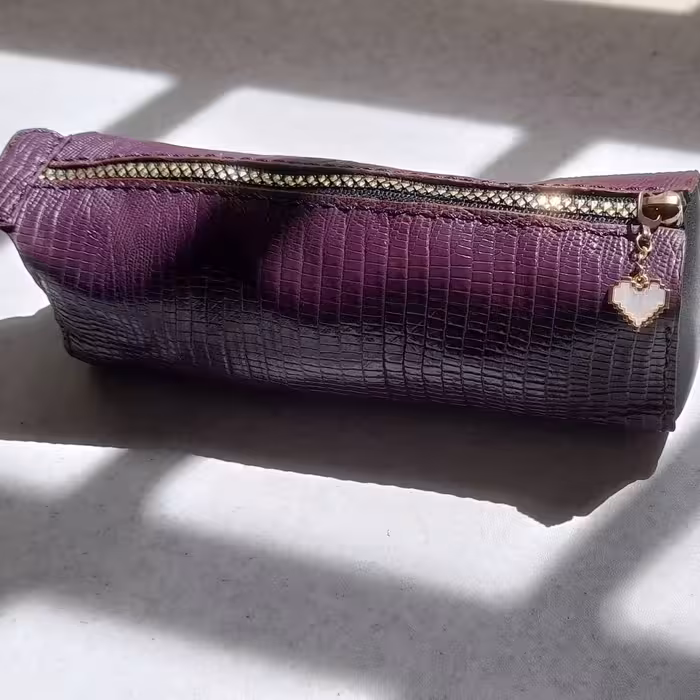 چرم طبیعی  دست دوز  دیبا جامدادی  (کد202)