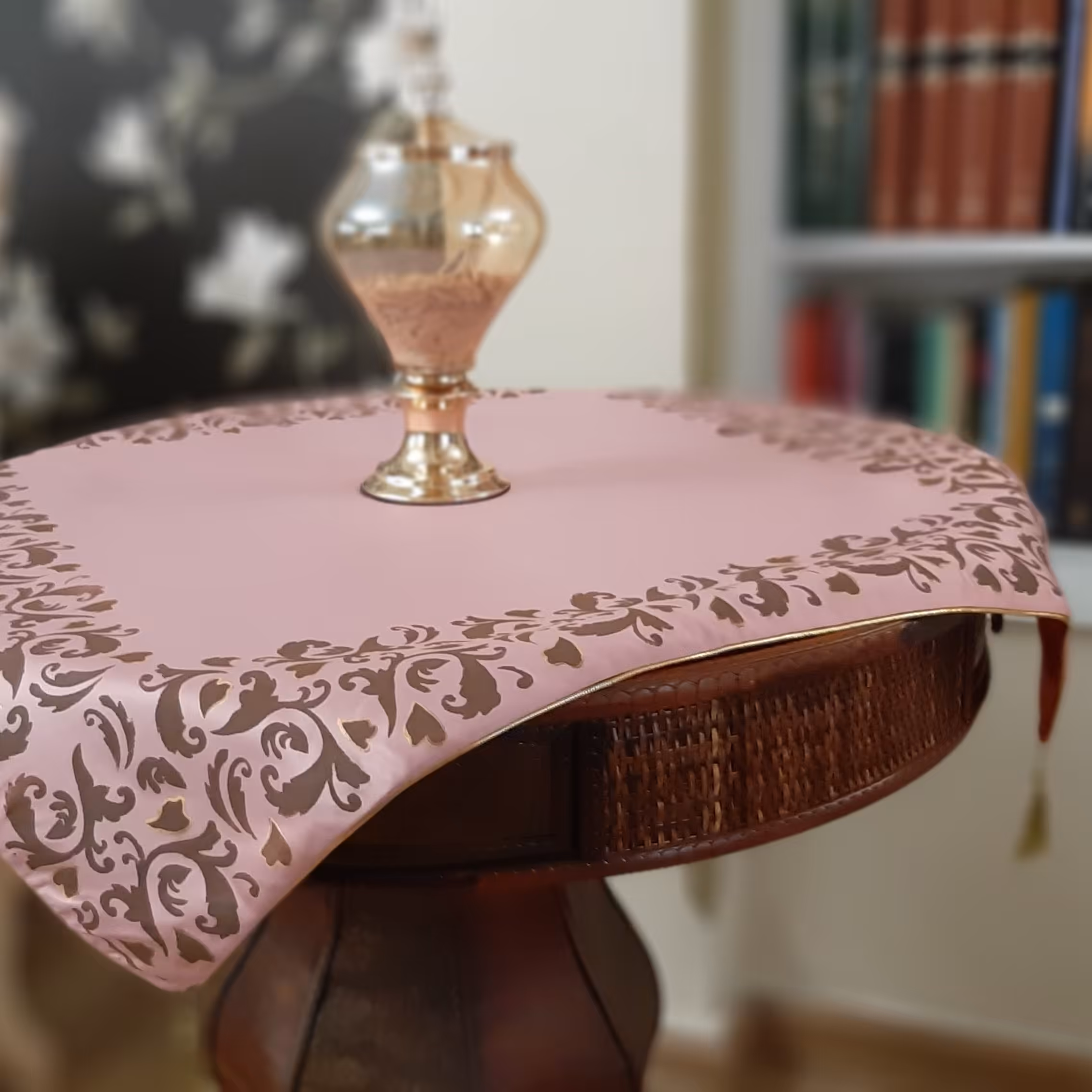 رومیزی مربعی