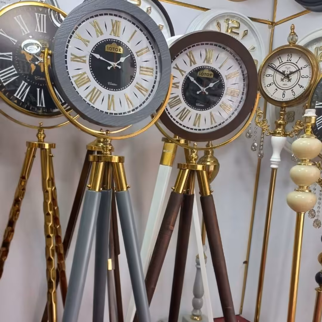 ساعت ایستاده کنار سالنی ساعت دکوری 