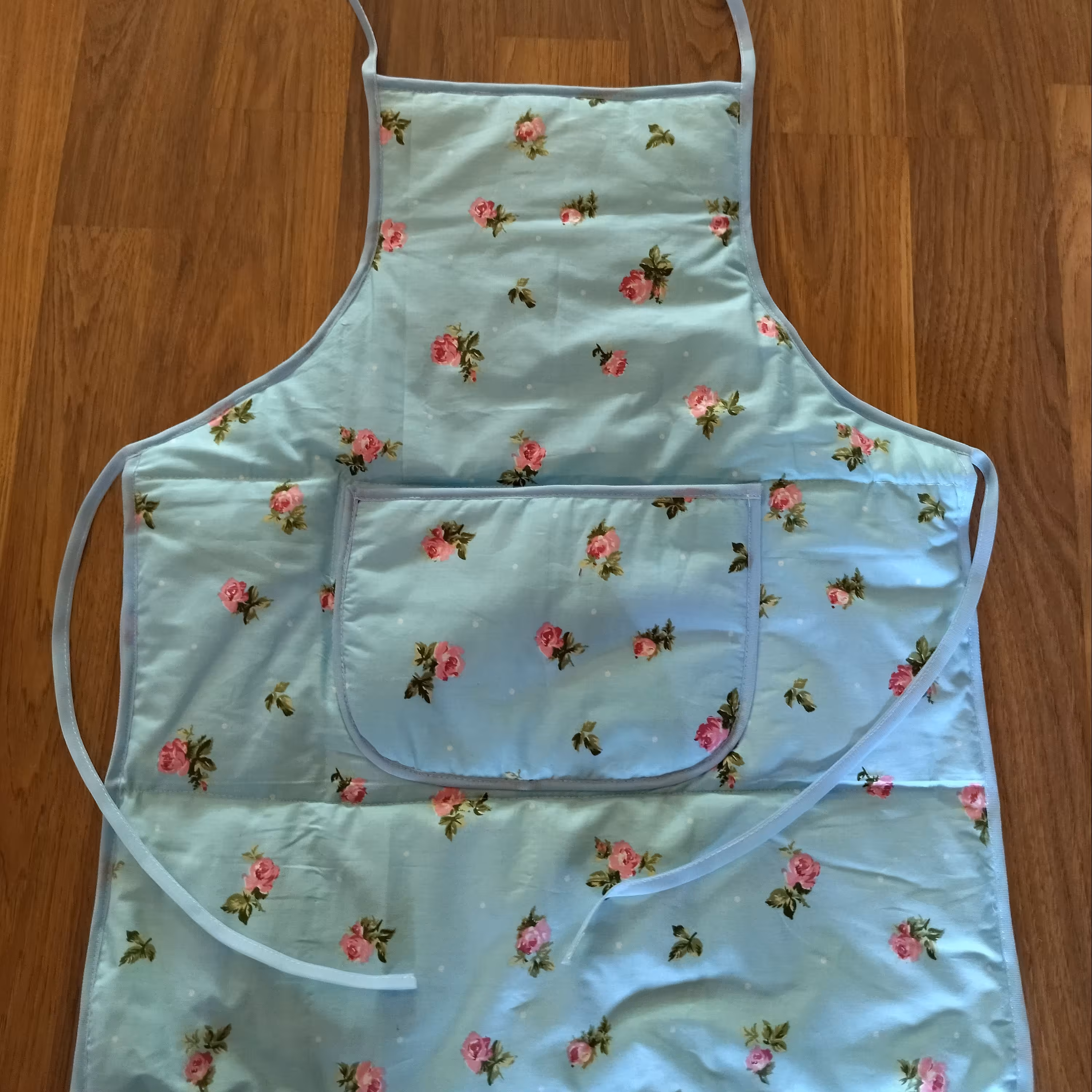 پیش بند ضد آب دست دوز چهار لایه(پارچه پشم شیشه نایلون آستری) در سه رنگ صورتی و آبی و سبز