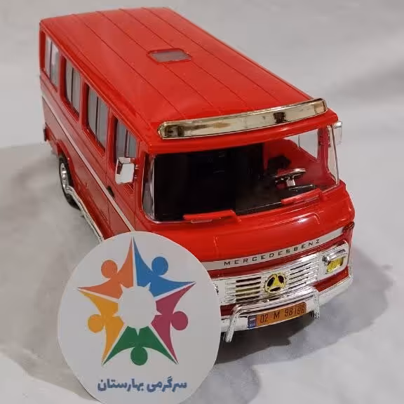 ماشین مینی بوس مرسدس بنز  رنگ قرمز  _ اسباب بازی پلاستیکی  و دکوری و تزئینی لوکس کیفیت بالا و زیبا ابعاد متوسط 