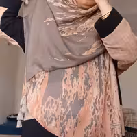 شال نخی منگوله دار