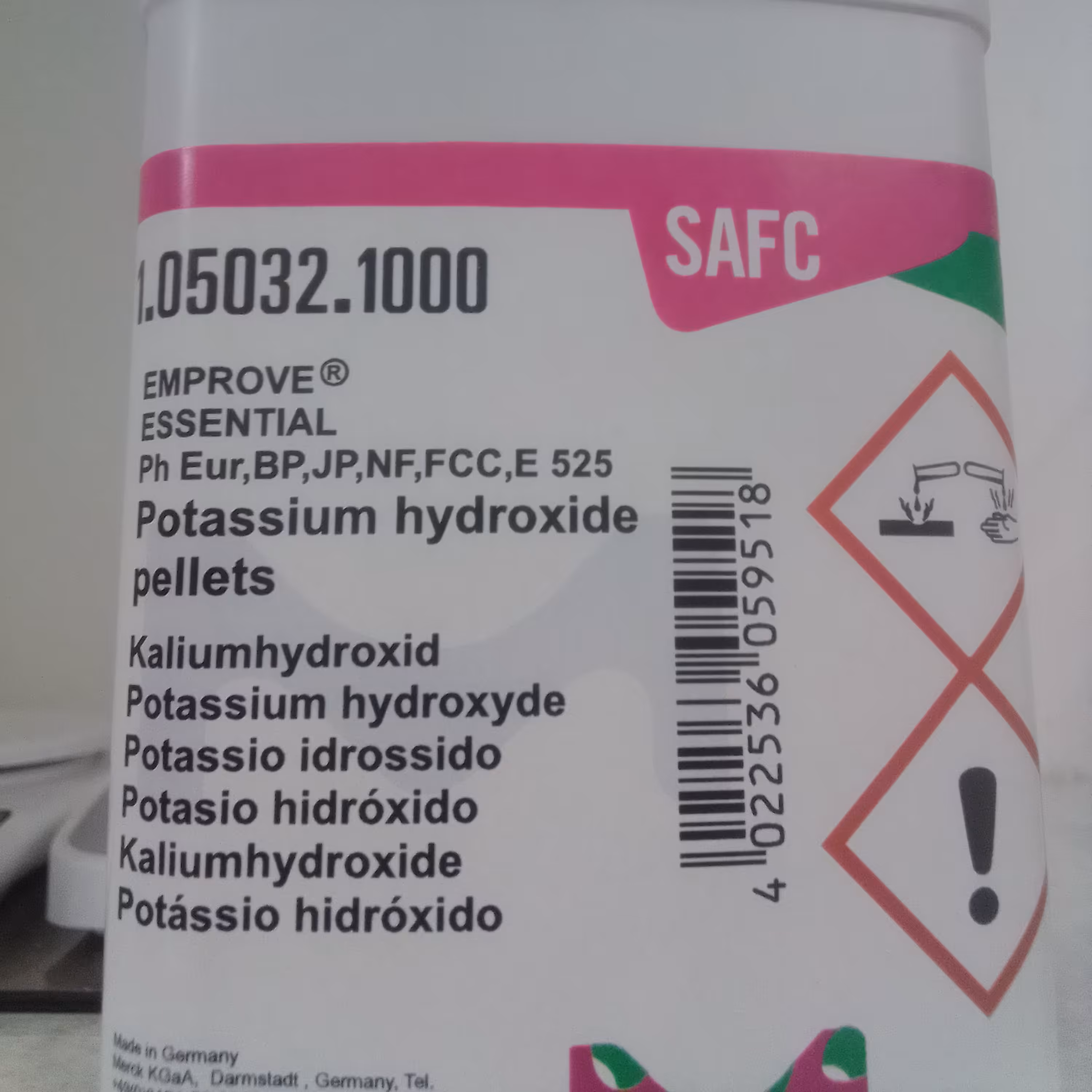 هیدروکسید پتاسیم (پتاس) 1000 گرمی مرک آلمان اصلی با خلوص بالا