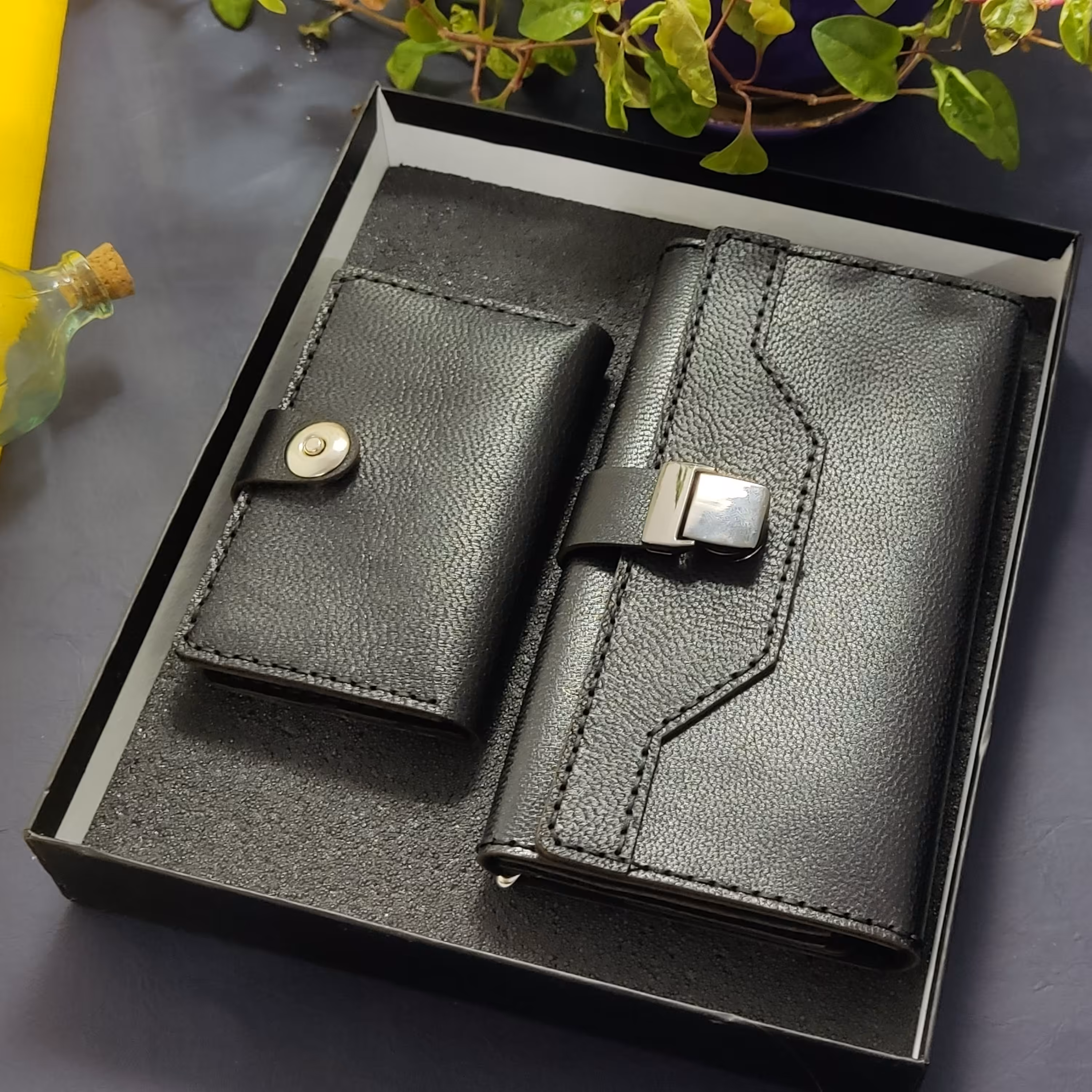 ست هدیه چرم طبیعی شامل کیف پالتویی سه لت و جاکارتی