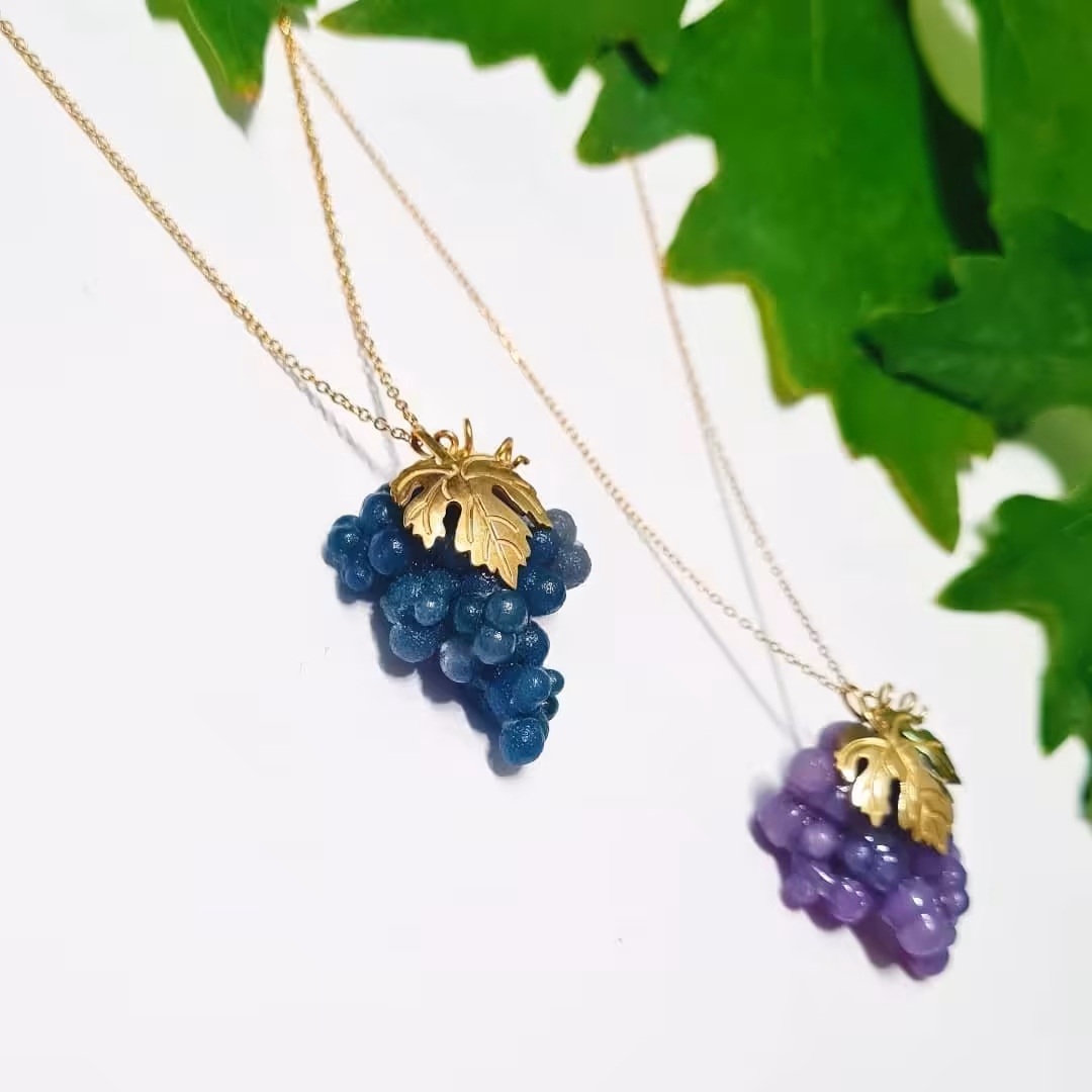 گردنبند بلور طبیعی عقیق انگوری اندونزی با برگ انگوری نقره آبکاری طلا و زنجیر خاص و منحصر بفرد 