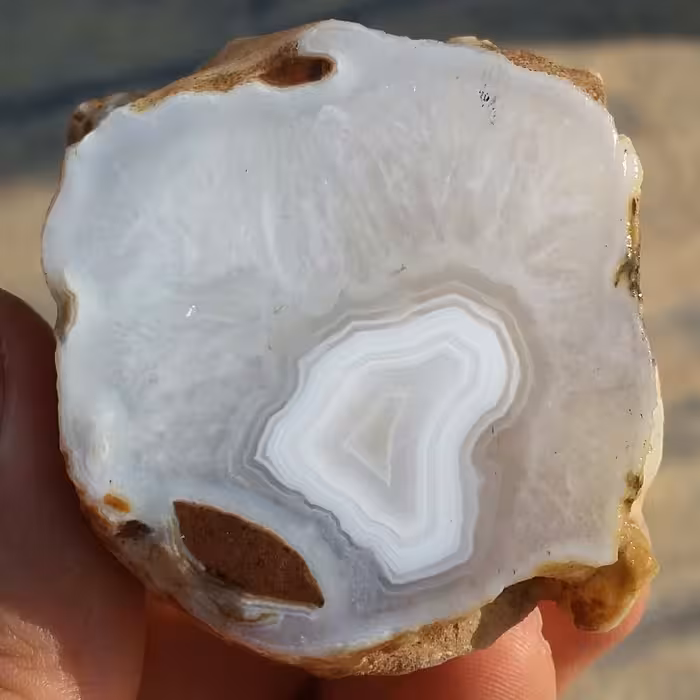 اسلایس سنگ راف عقیق سلیمانی 3بعدی حاشیه ژئود شاهکار خلقت کاملا طبیعی
با قابلیت ساخت چند نگین دیدنی و محشر
 کد 8846