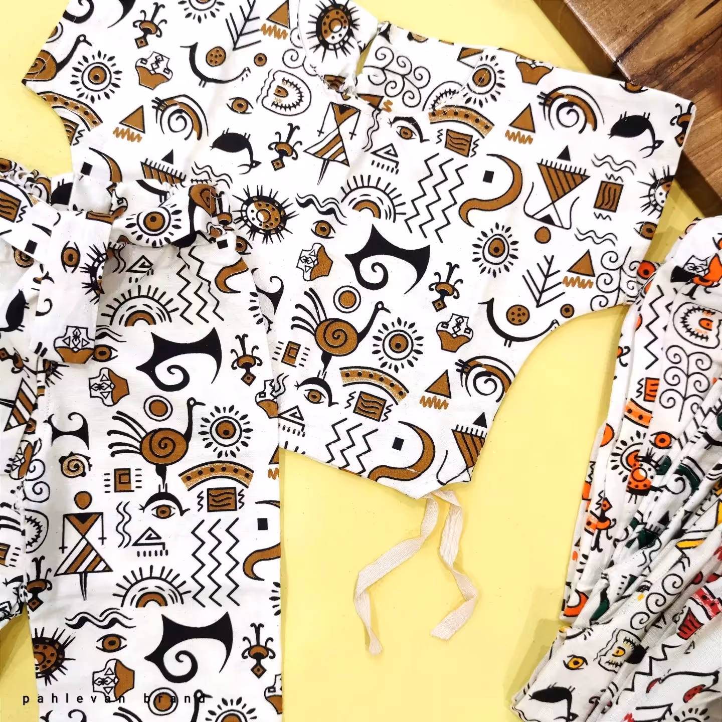 کراپ و شلوار دخترانه لینن  بسیار خنک سایز45-55 (پس کرایه)