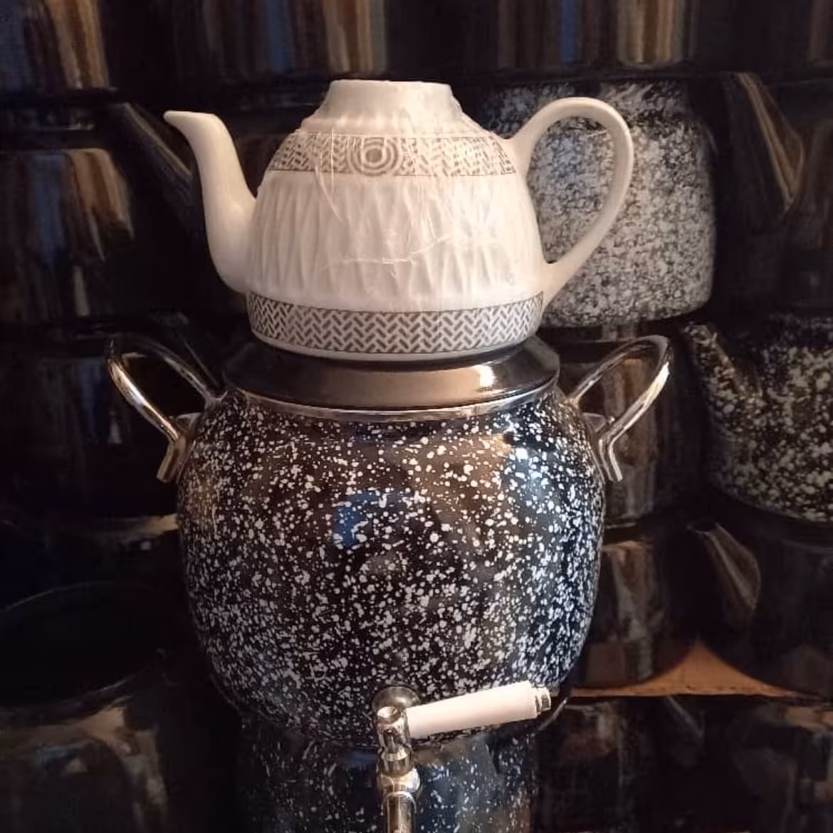 کنری لعابی اسپرت مشکی با قوری چینی