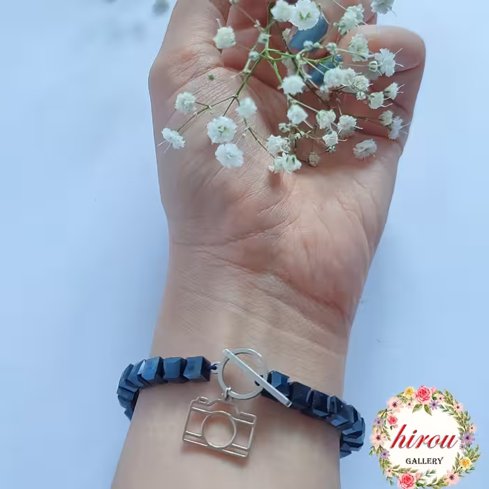 دستبند با پلاک دوربین 