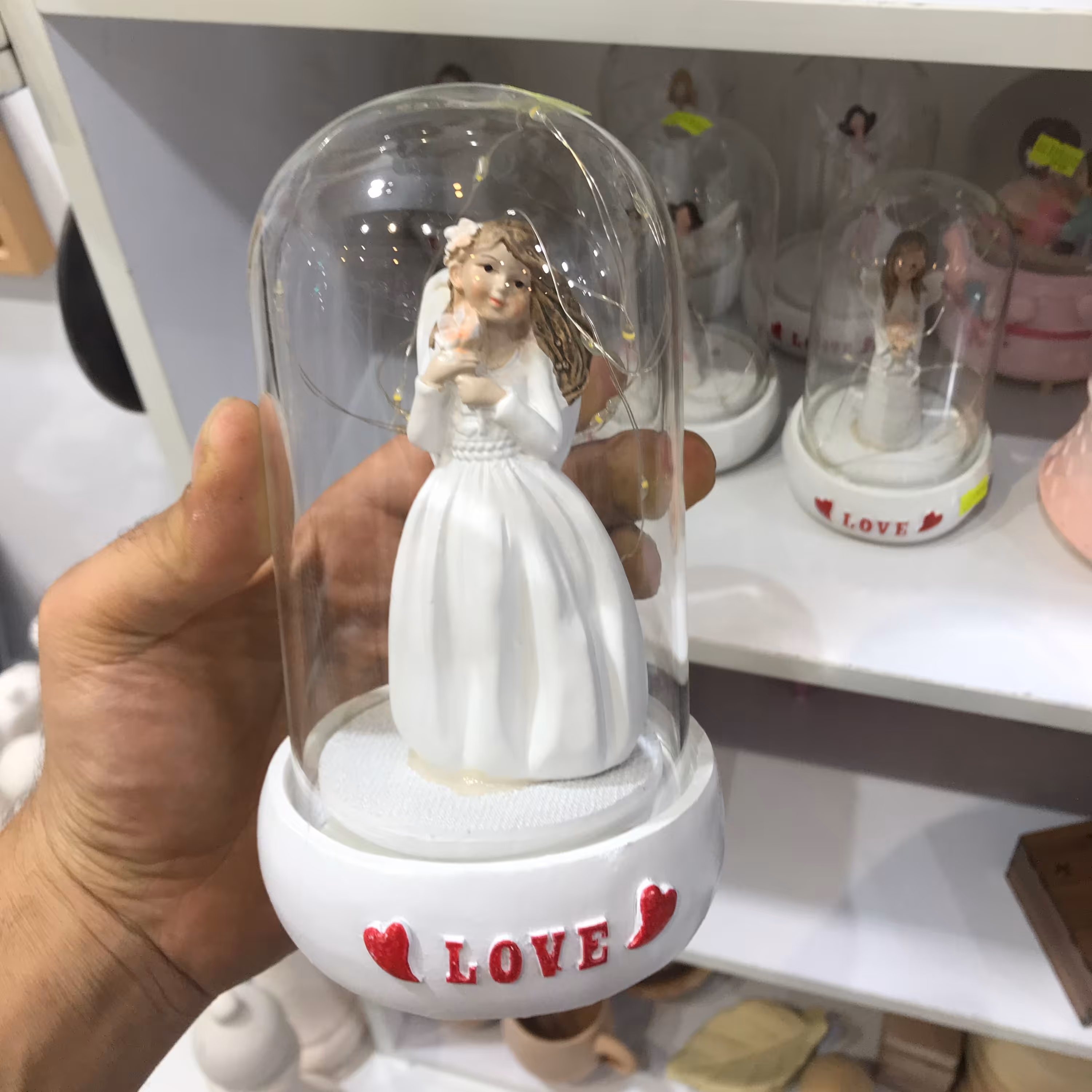 حباب شیشه ایی با مجسمه فرشته