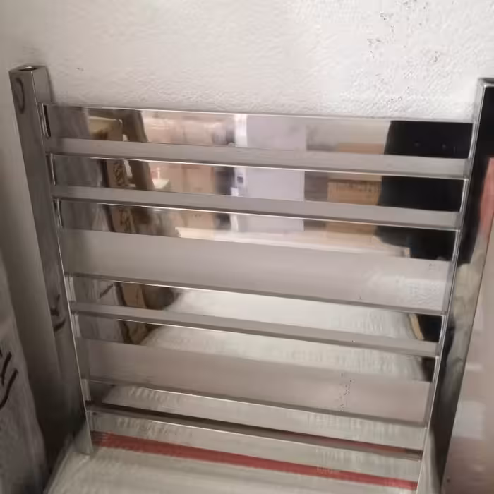 حوله خشک کن استیل 7 پره کروم براق فلت پهن 80 سانتی رویال(پس کرایه)