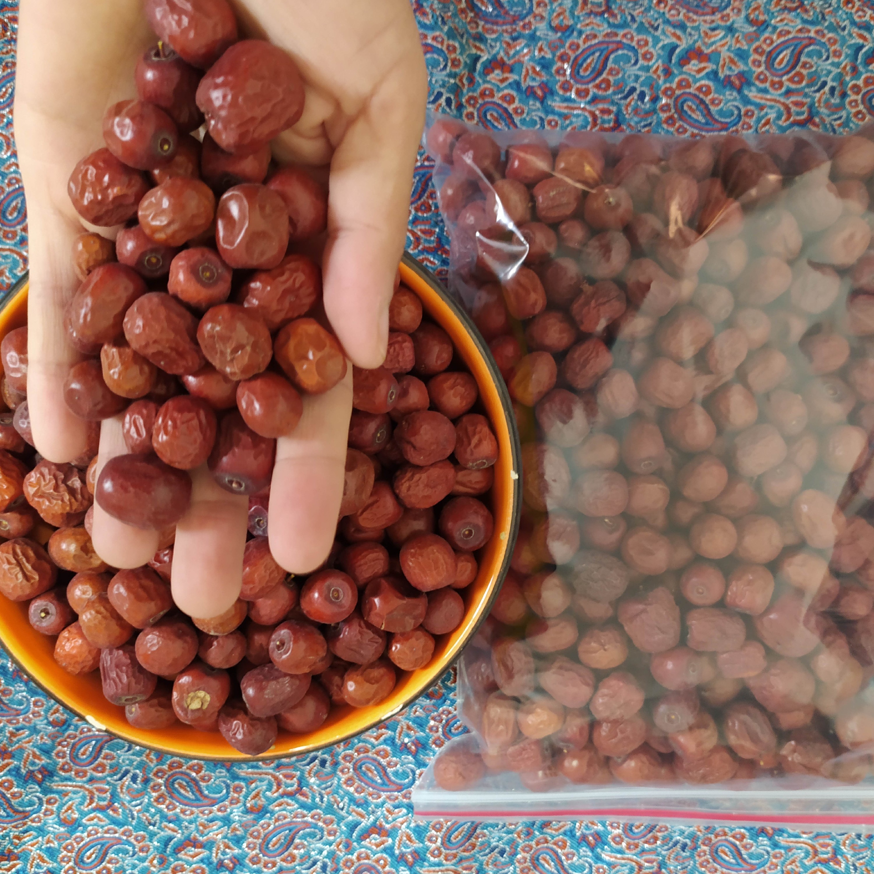 عناب دمنوشی نرم سایز درهم از ریز تا درشت بسته 950گرمی(سالم فقط چروکه) مناسب خوردن و دمنوش