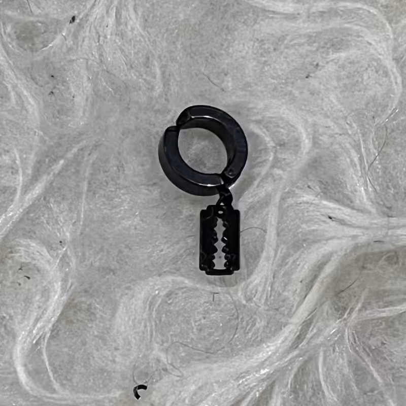 گوشواره ی فیک تیغ