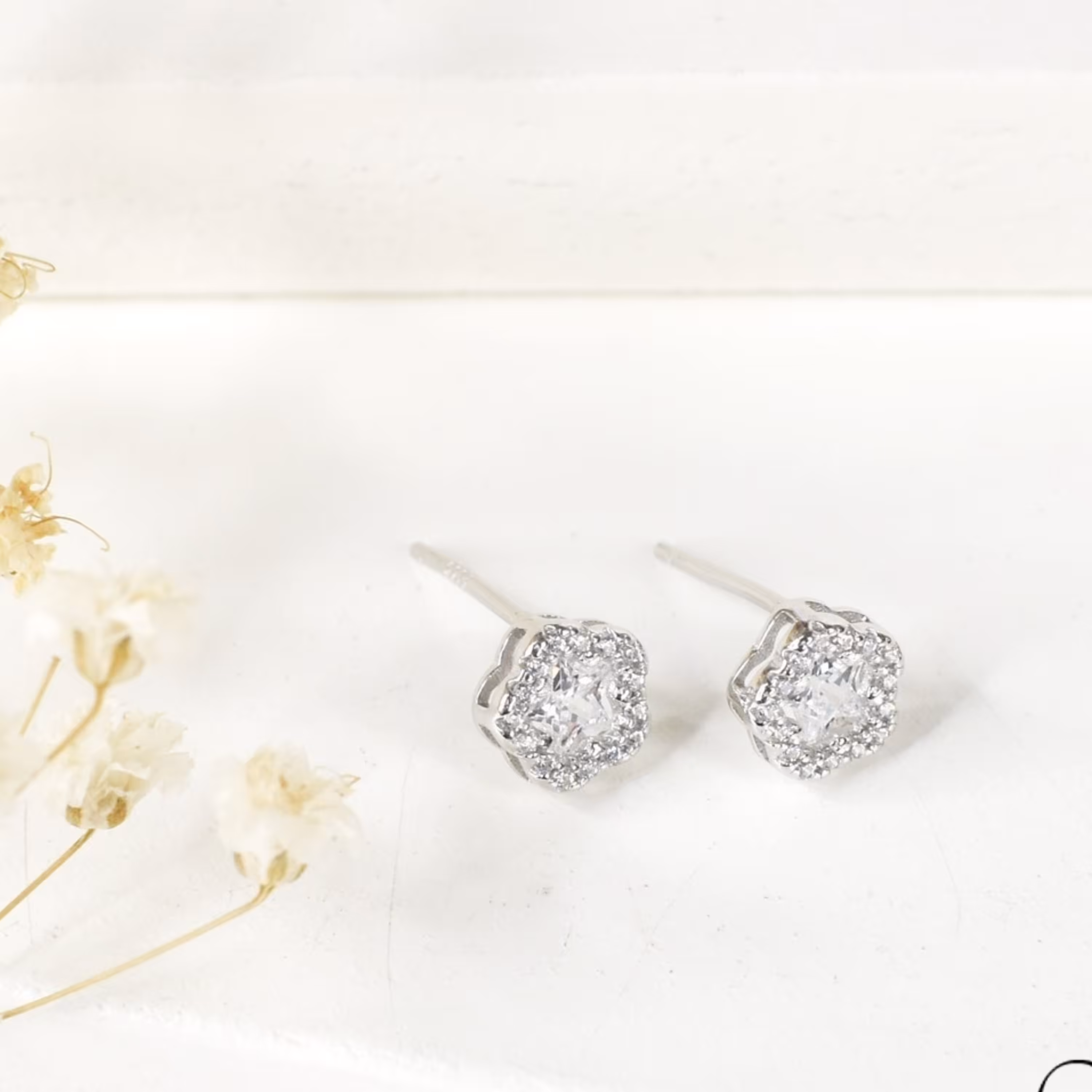 گوشواره نقره 925 طرح گل میخی رنگ ثابت طرح طلا کد6720