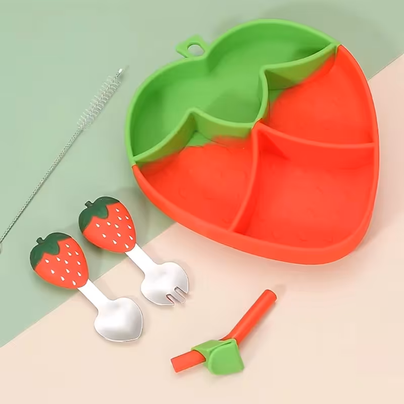 ظرف غذا کودک سیلیکونی مدل توت فرنگی کد JH8009