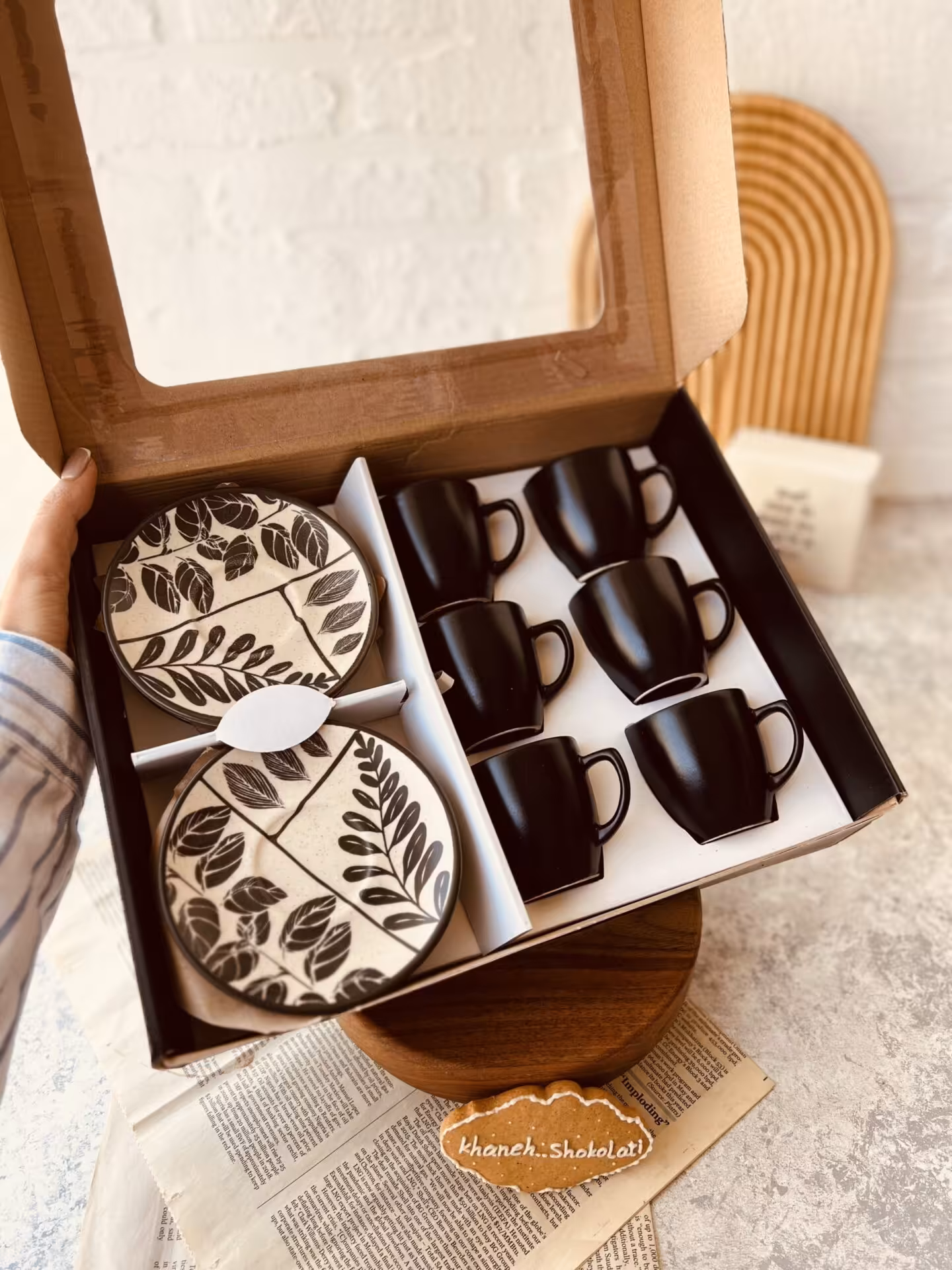 ست 6 عددی قهوه خوری keramika مشکی نعلبکی گل دار