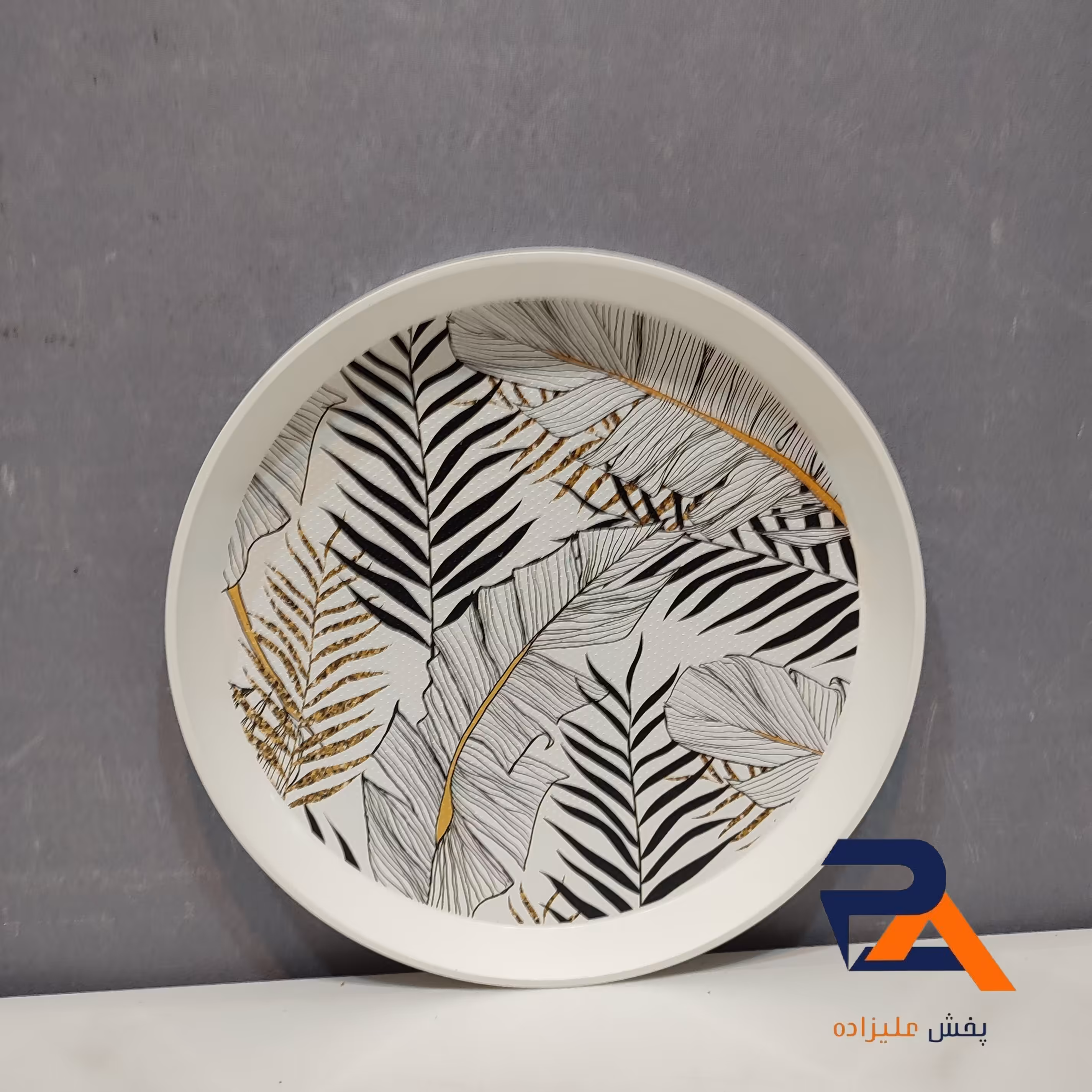 سینی پلاستیکی گرد کد 6004 محصول برند معتبر مهروز در4طرح مختلف  تهیه شده ازموادنو